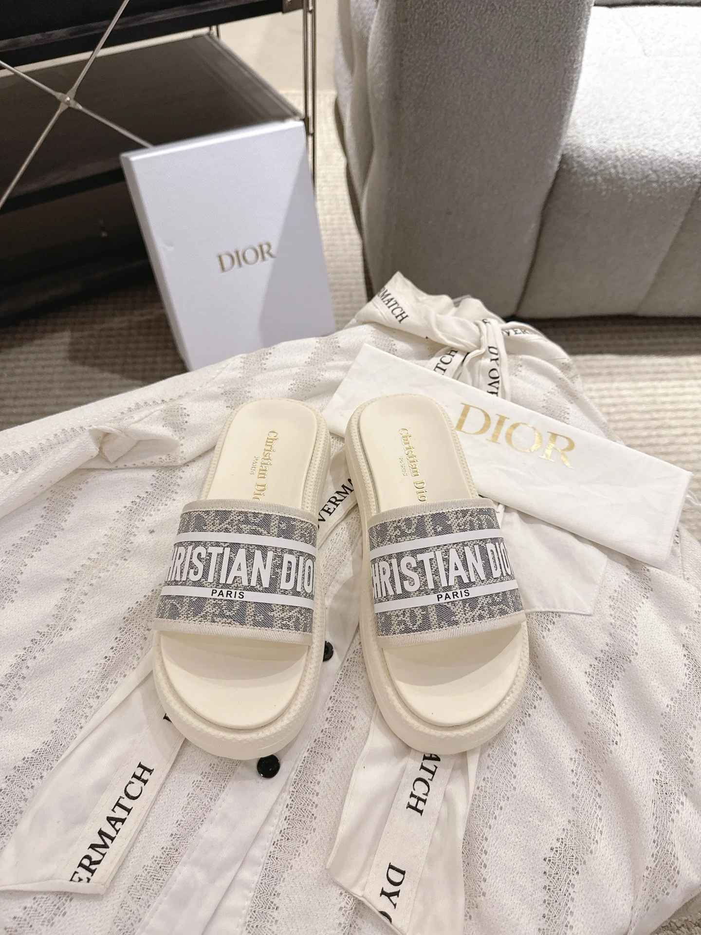 25SS 봄여름 신상 입체 레터링 슬리퍼 (3color) 상세