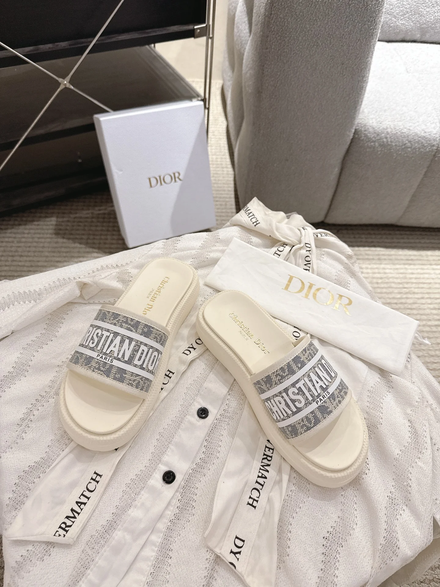 25SS 봄여름 신상 입체 레터링 슬리퍼 (3color) 상세