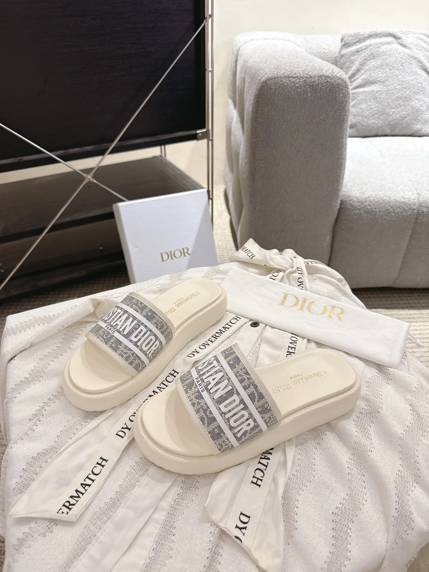 25SS 봄여름 신상 입체 레터링 슬리퍼 (3color) 상세