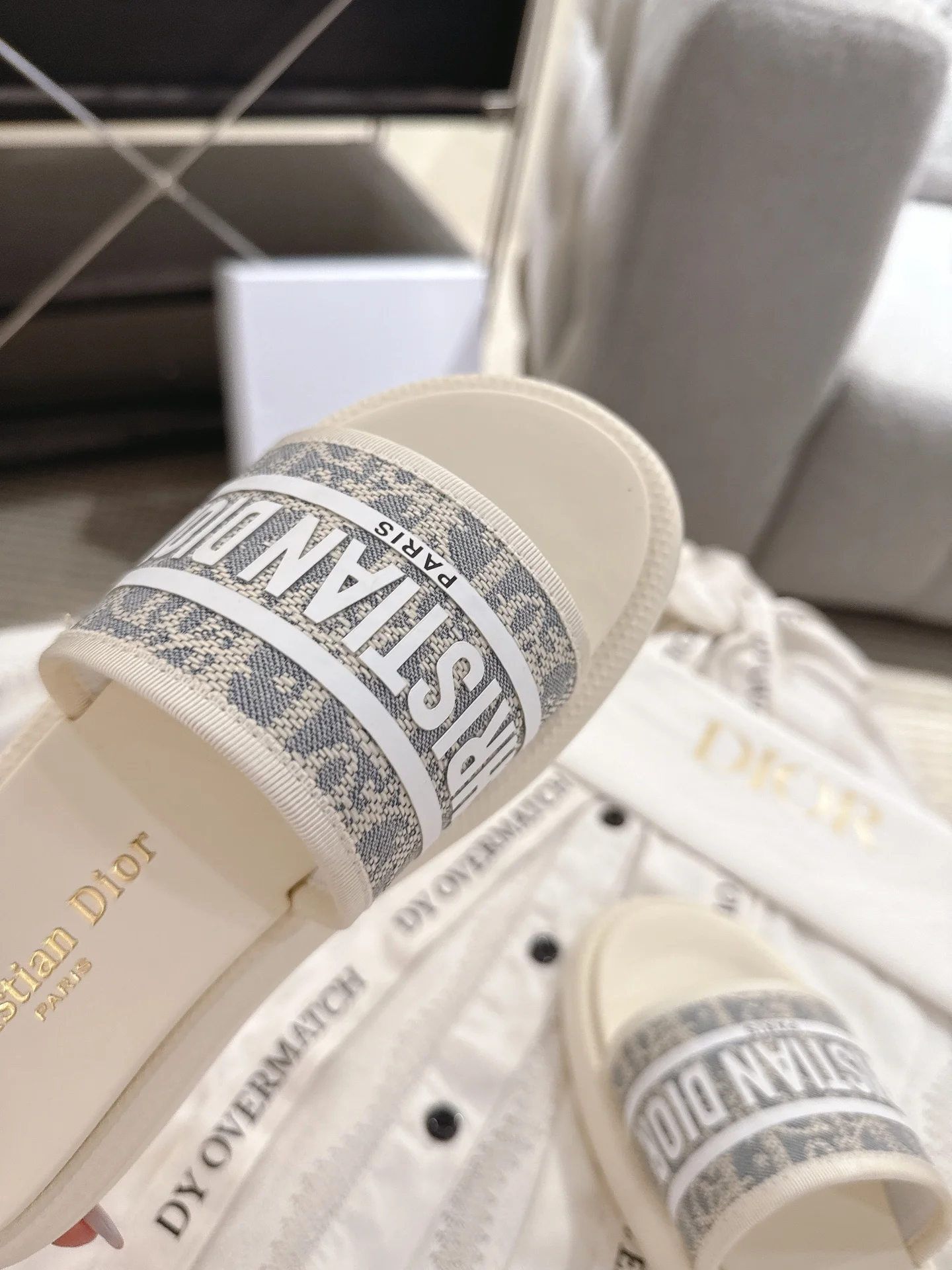 25SS 봄여름 신상 입체 레터링 슬리퍼 (3color) 상세