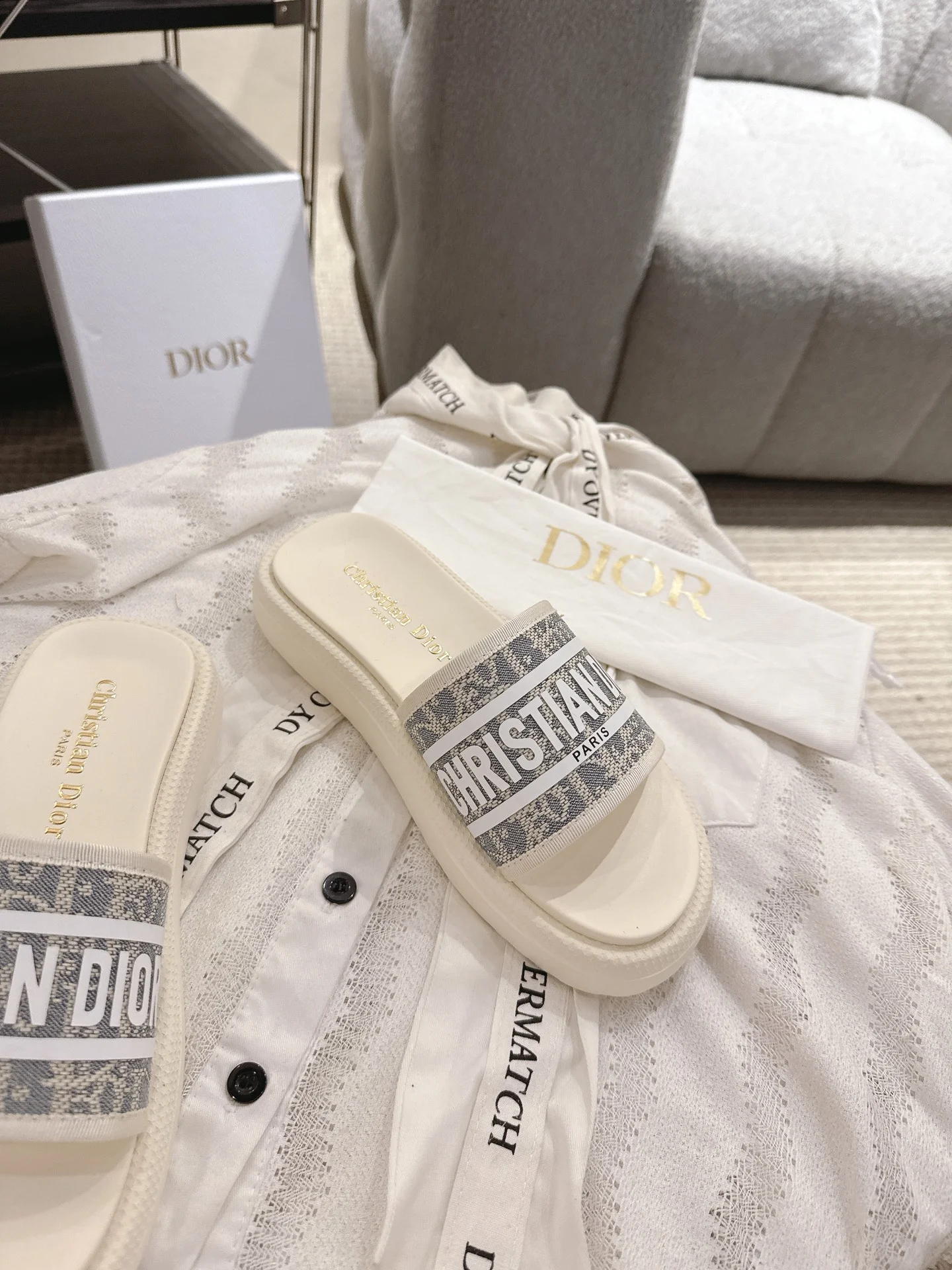 25SS 봄여름 신상 입체 레터링 슬리퍼 (3color) 상세