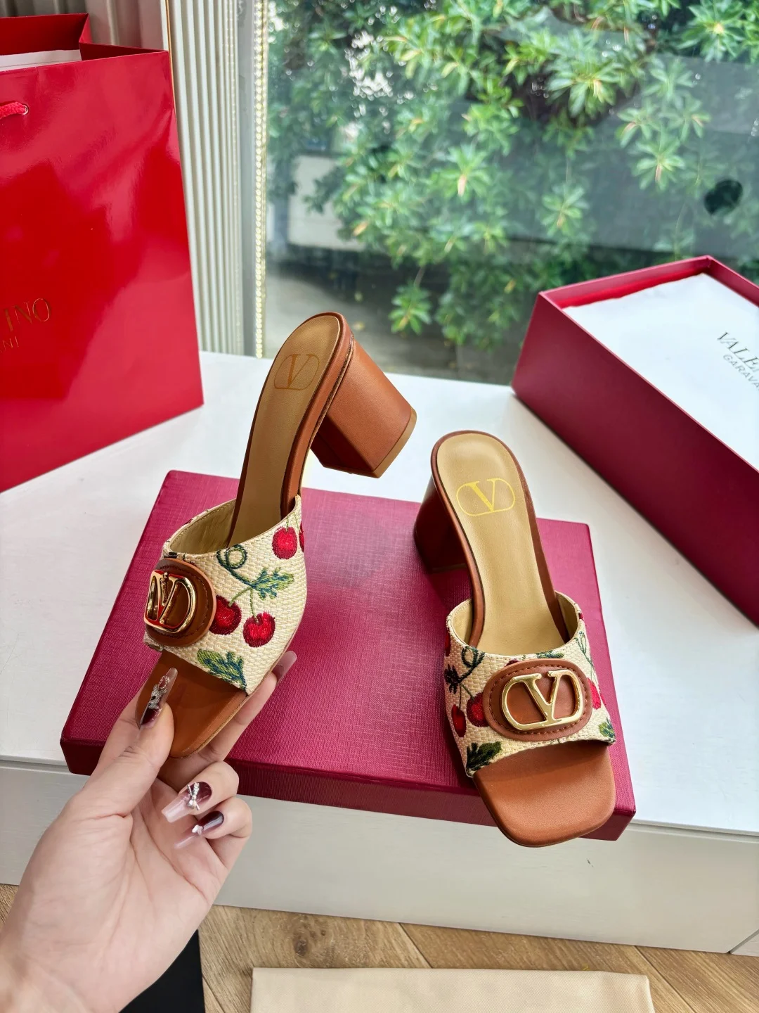 클래식 25 VLOGO 메탈릭 슬리퍼(3color) 상세