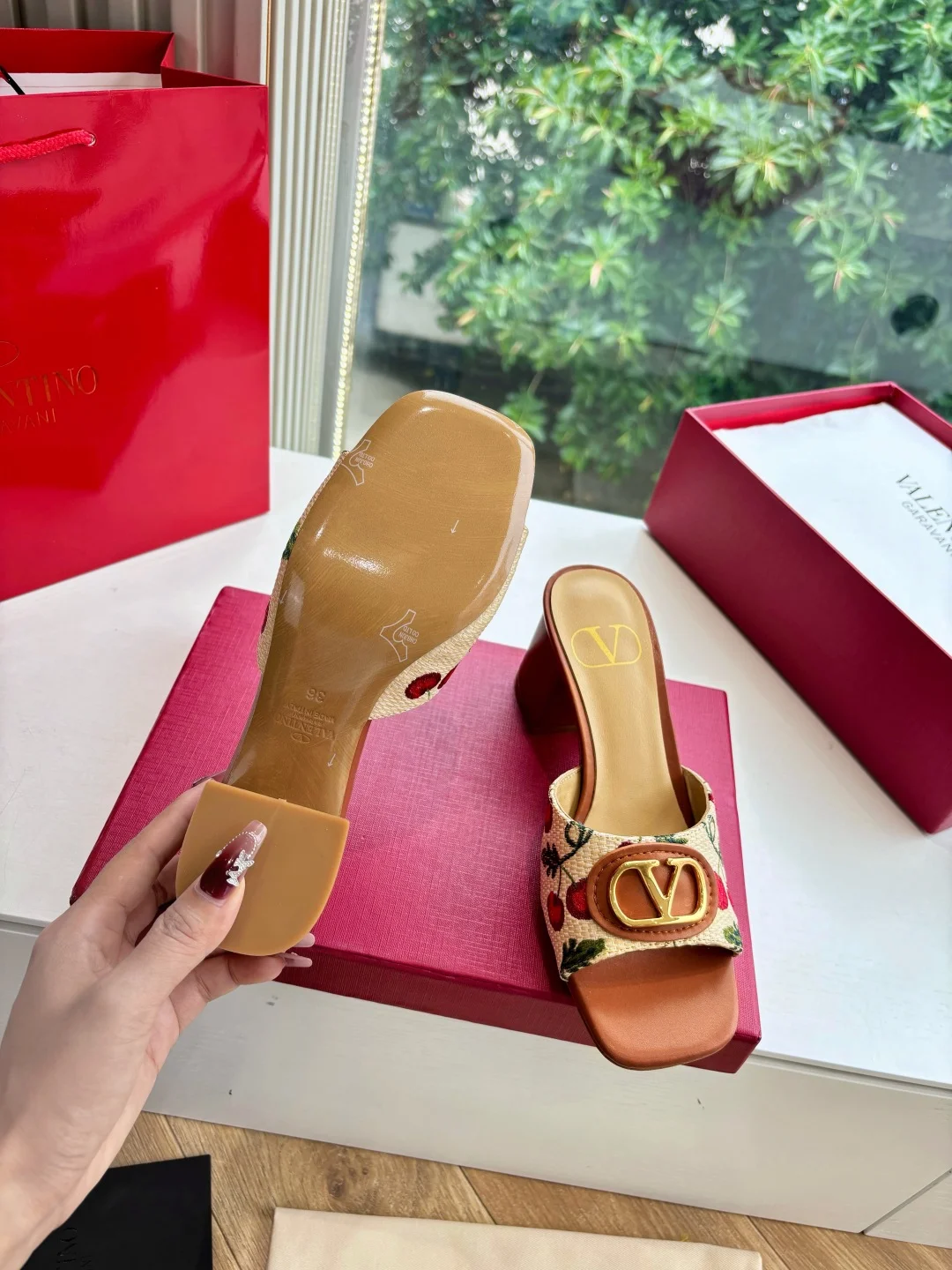 클래식 25 VLOGO 메탈릭 슬리퍼(3color) 상세