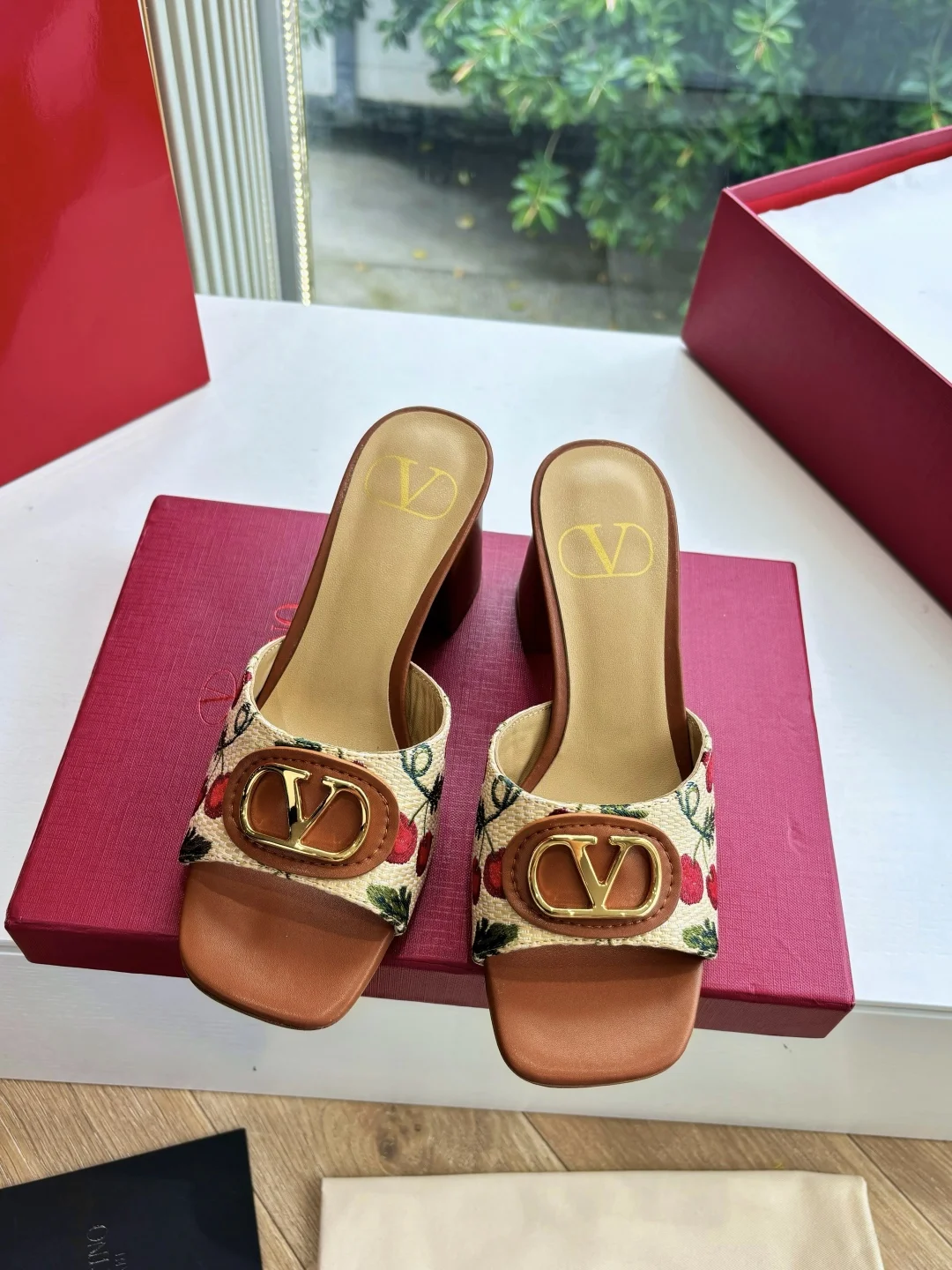 클래식 25 VLOGO 메탈릭 슬리퍼(3color) 상세