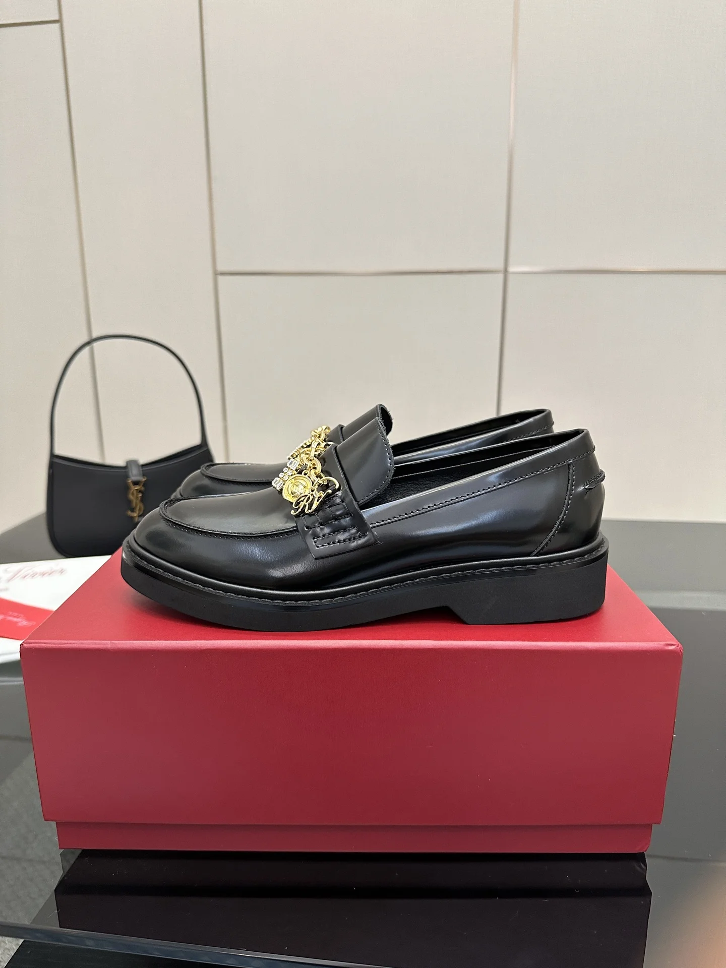 25ss 신상 큐빅 체인 로퍼 (3color) 상세