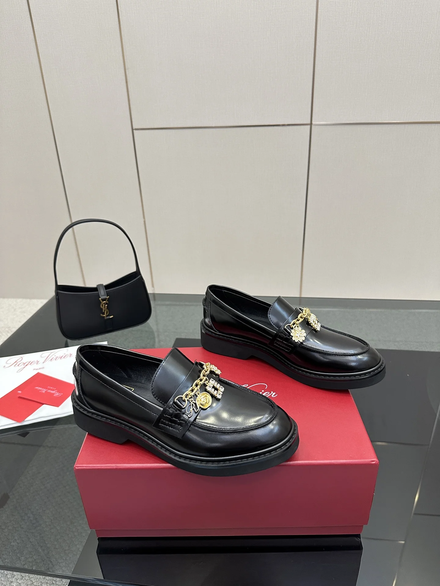 25ss 신상 큐빅 체인 로퍼 (3color) 상세