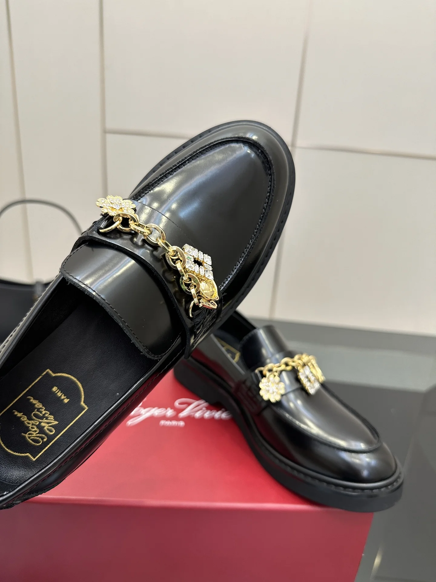 25ss 신상 큐빅 체인 로퍼 (3color) 상세