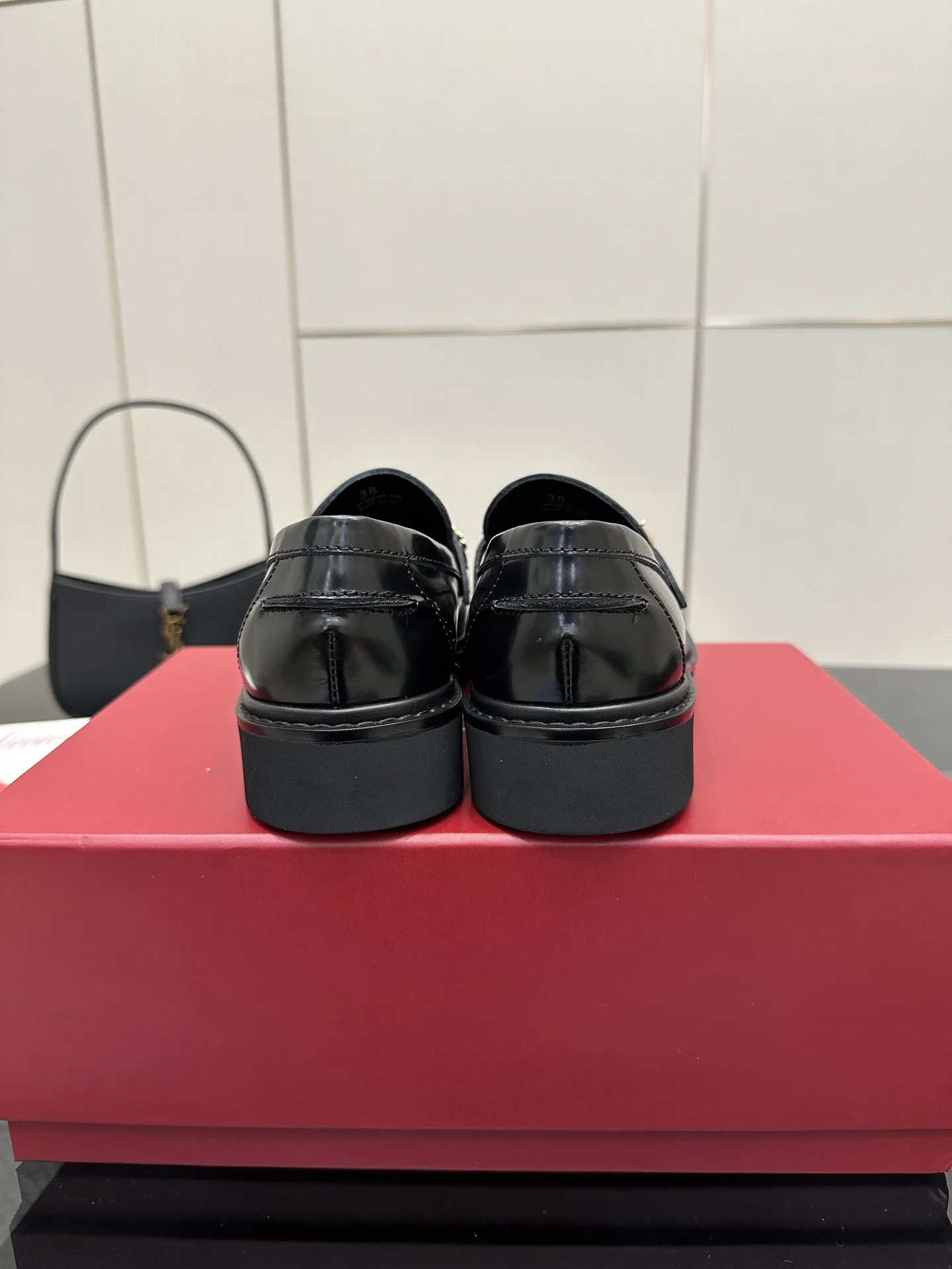 25ss 신상 큐빅 체인 로퍼 (3color) 상세