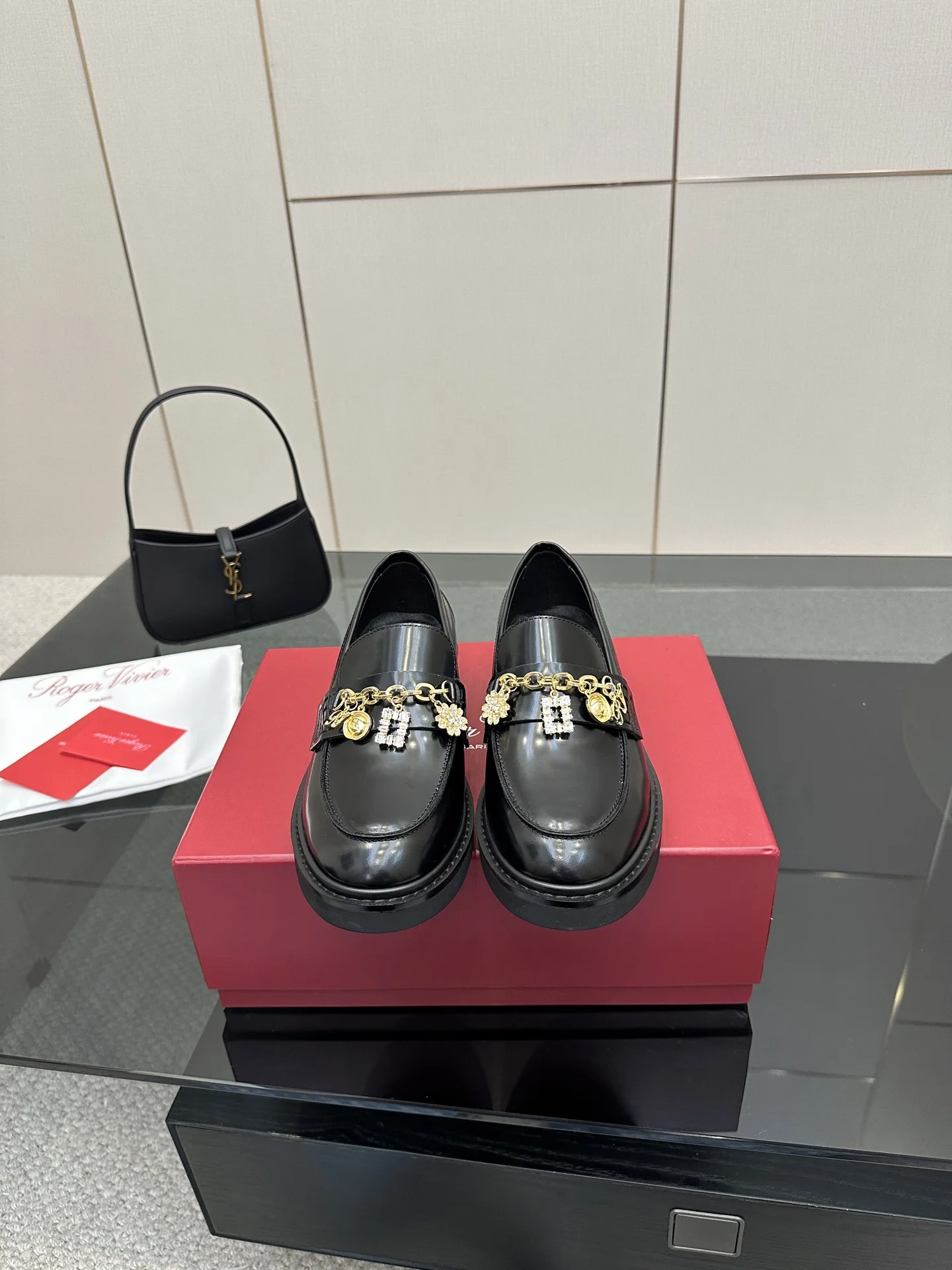 25ss 신상 큐빅 체인 로퍼 (3color)