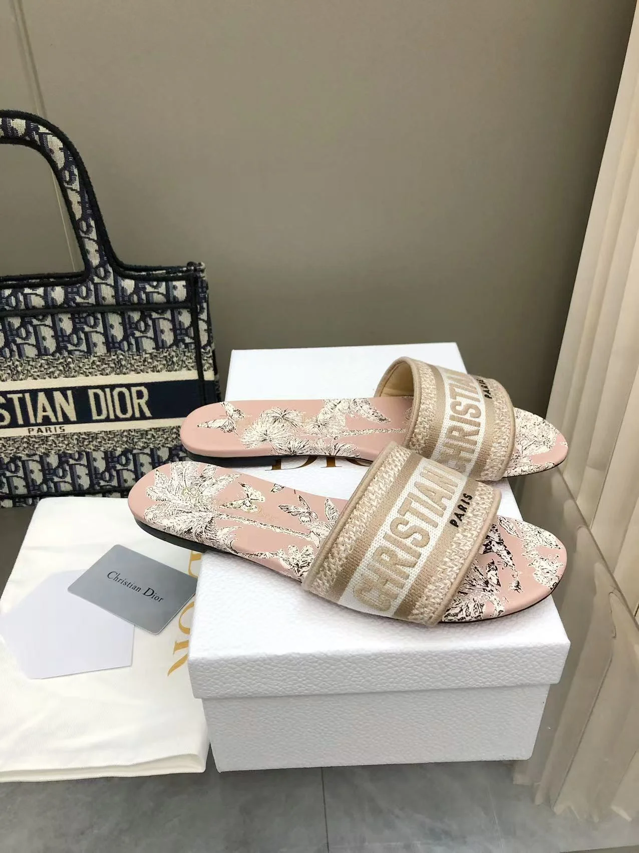 25 봄여름 신상 올오버 자수 슬리퍼 (4color) 상세