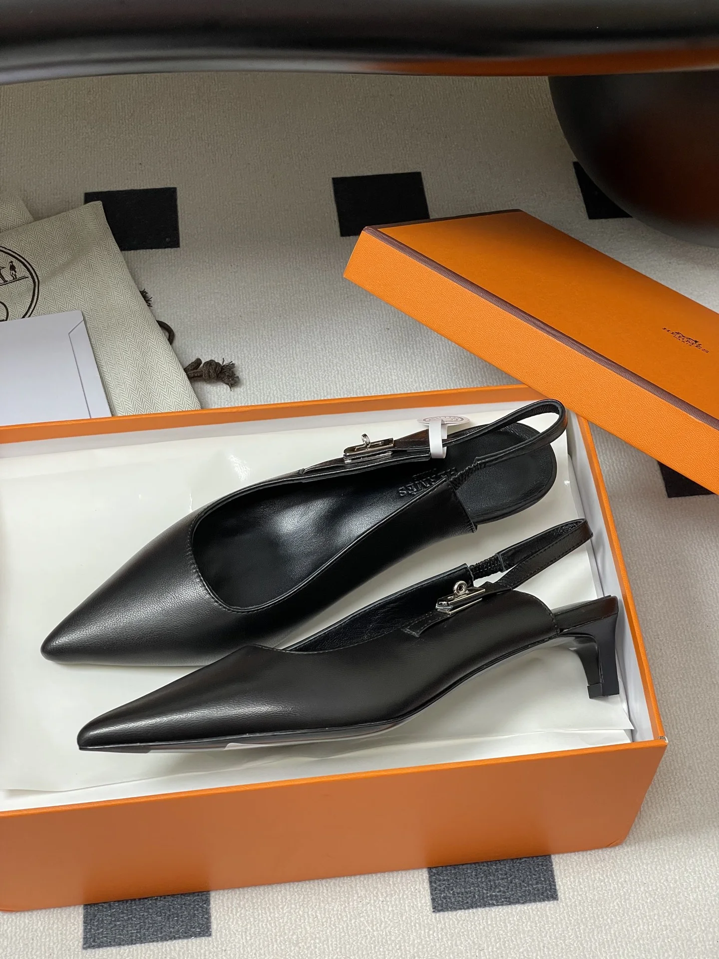 25s봄여름 신상 버클힐 샌들(2color) 상세