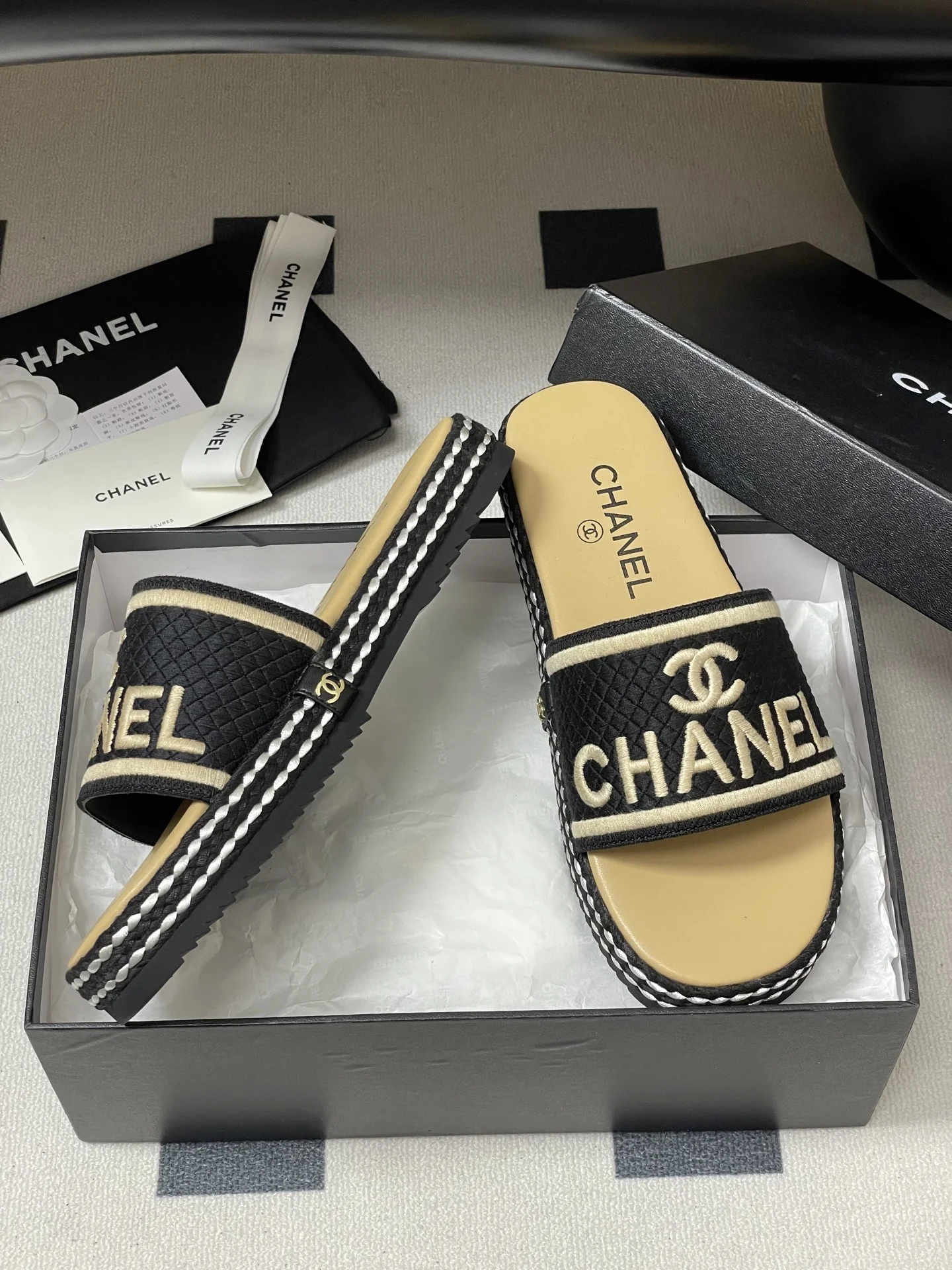 꼬임 더블C 레터링 일자 슬리퍼(3color) 상세