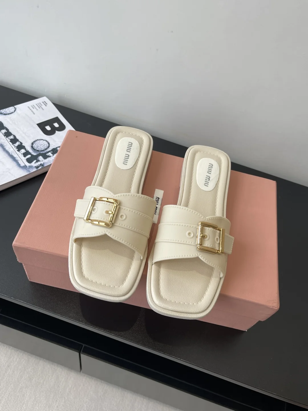 25ss 신상 플랫 슬리퍼 (2color) 상세