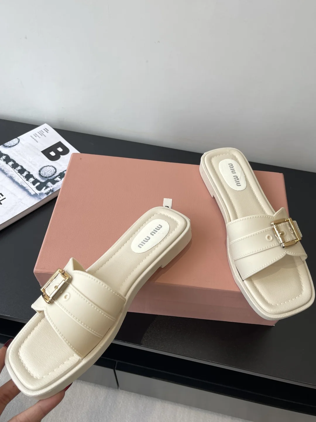 25ss 신상 플랫 슬리퍼 (2color) 상세