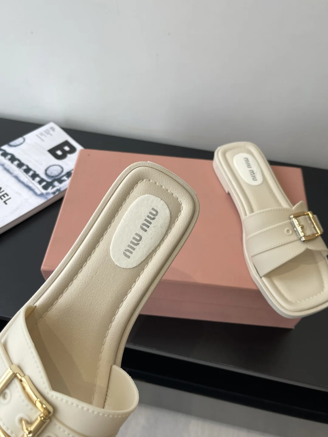 25ss 신상 플랫 슬리퍼 (2color) 상세