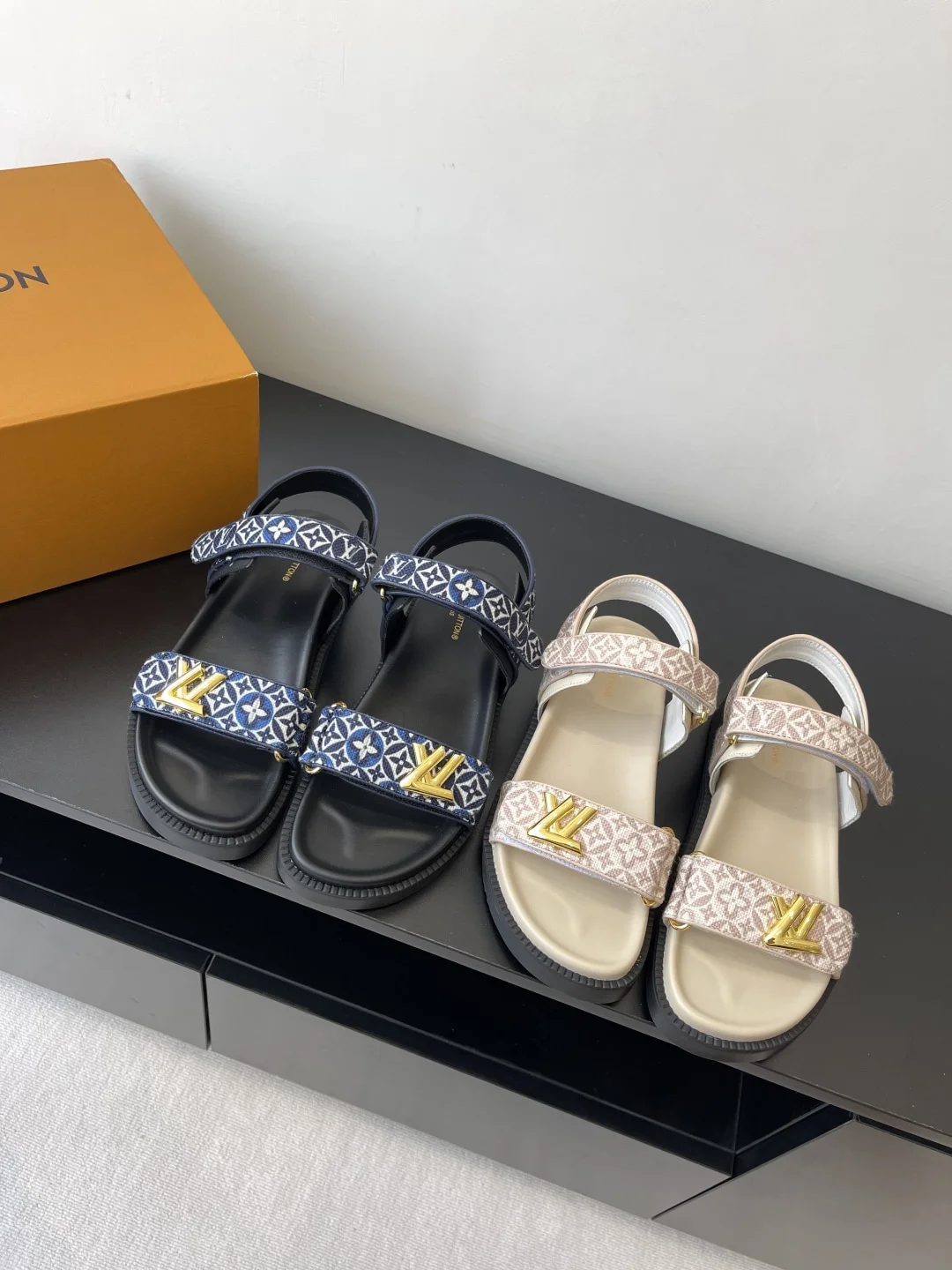 신상 캐쥬얼 비치 샌들 (2color)