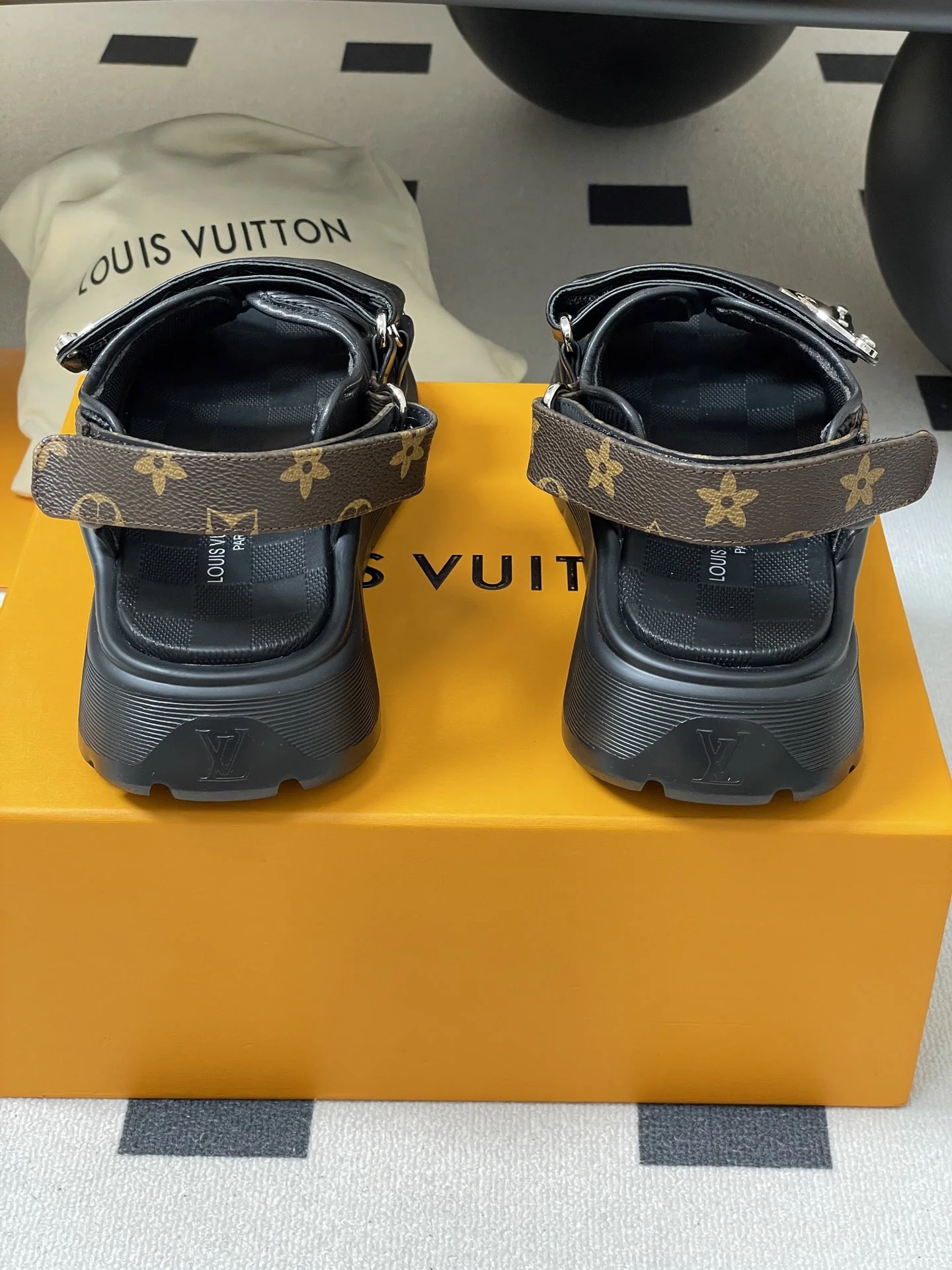 컴포트 벨크로 통굽 샌들(2color) 상세