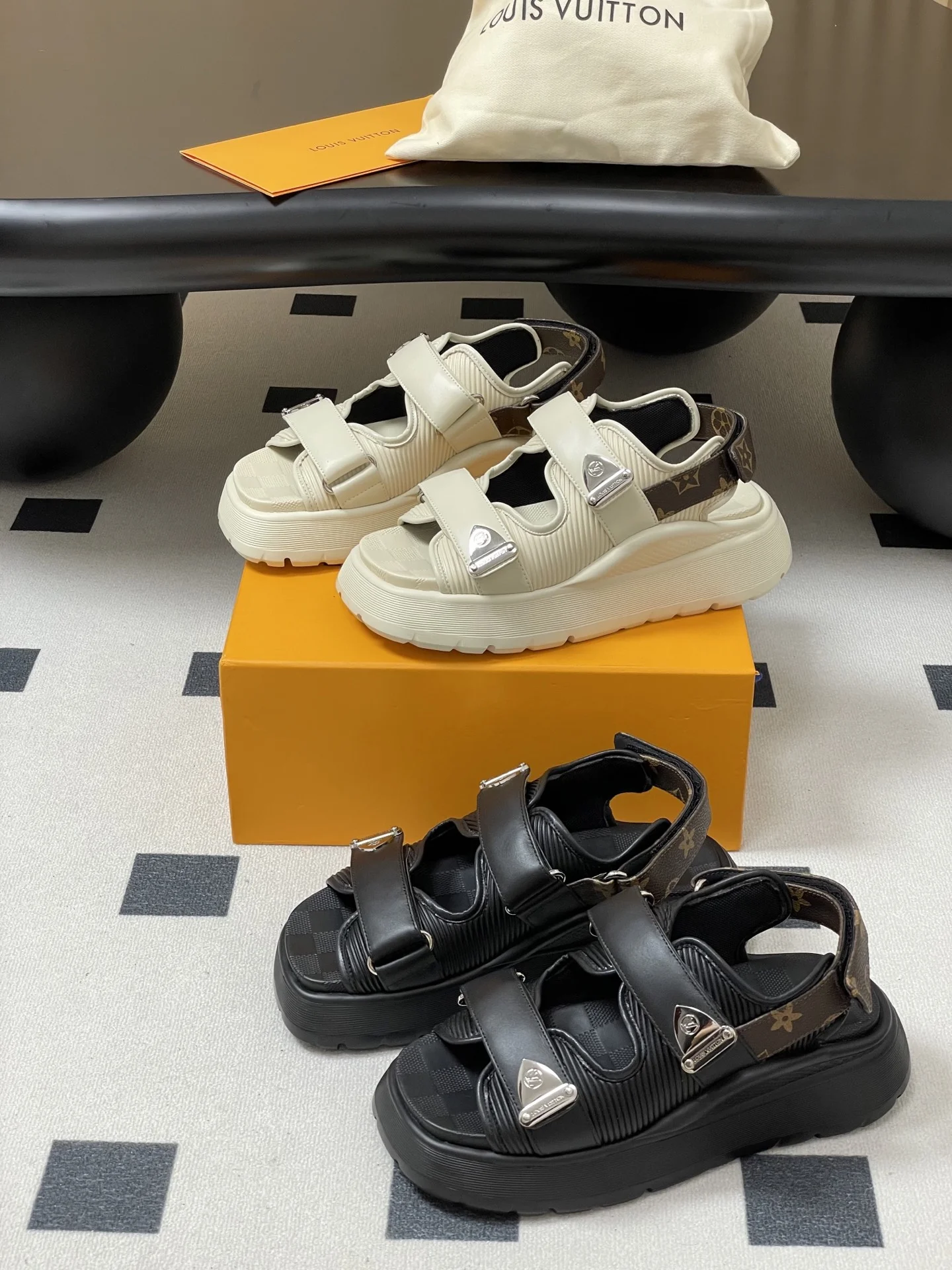 컴포트 벨크로 통굽 샌들(2color)