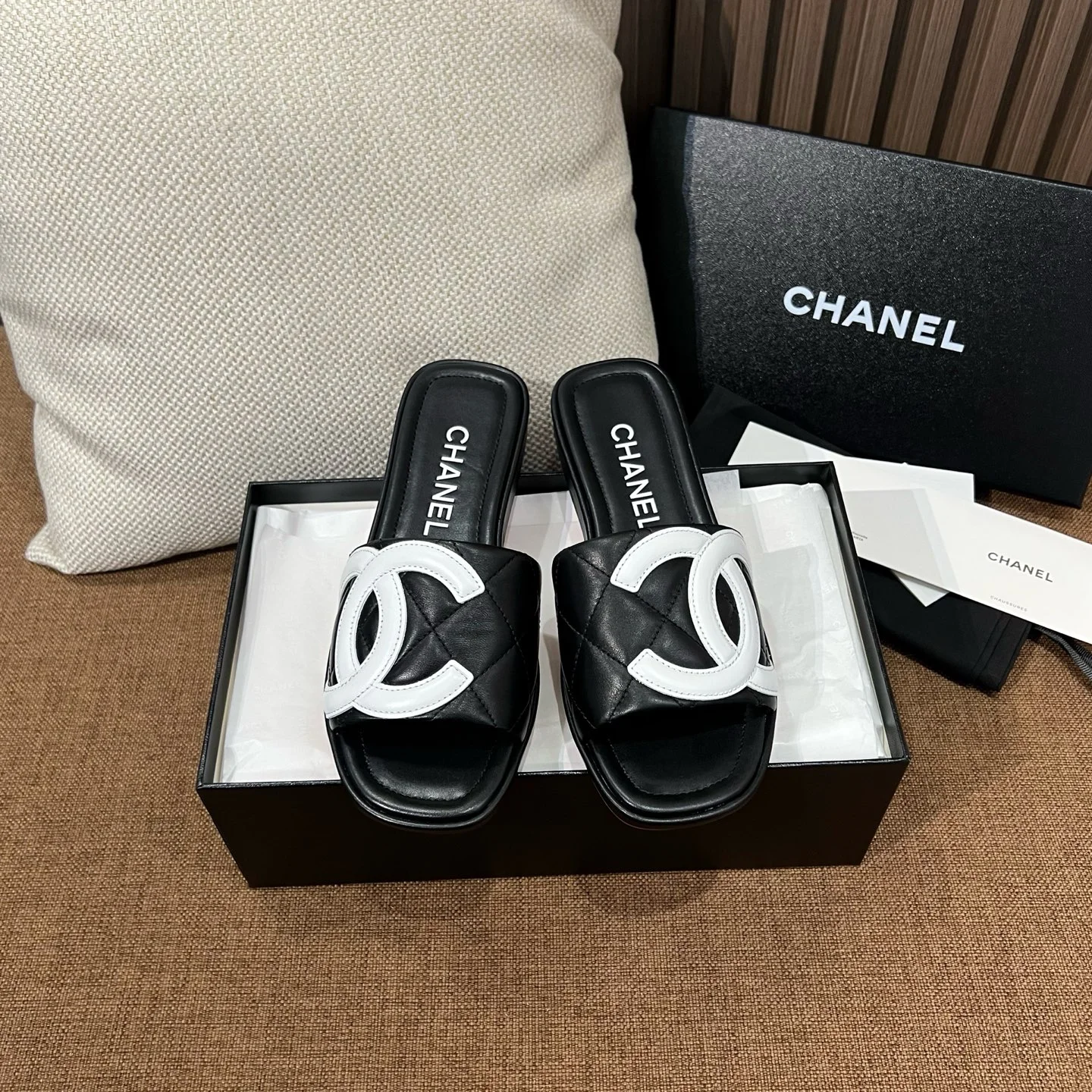 25 여름 신상 더블 c 슬리퍼 (2color)