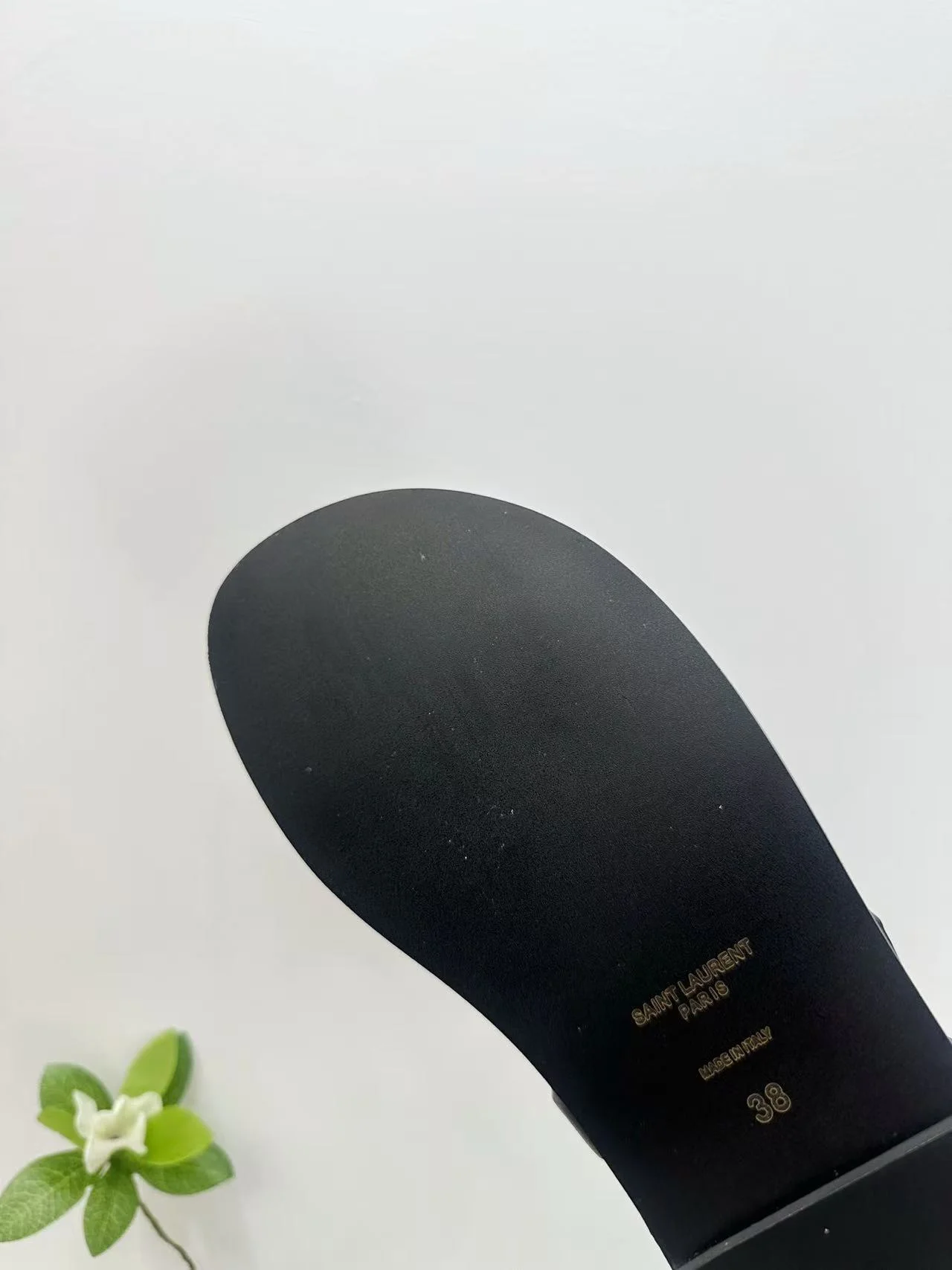 카산드라 플랫 샌들 상세