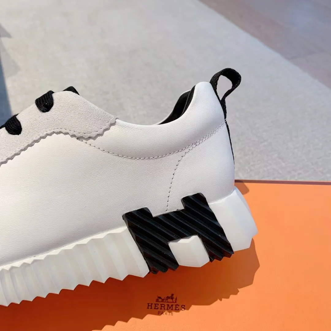 바운싱 스니커즈 상세