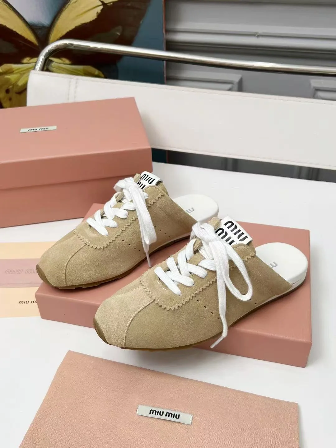 스니커즈 뮬 상세