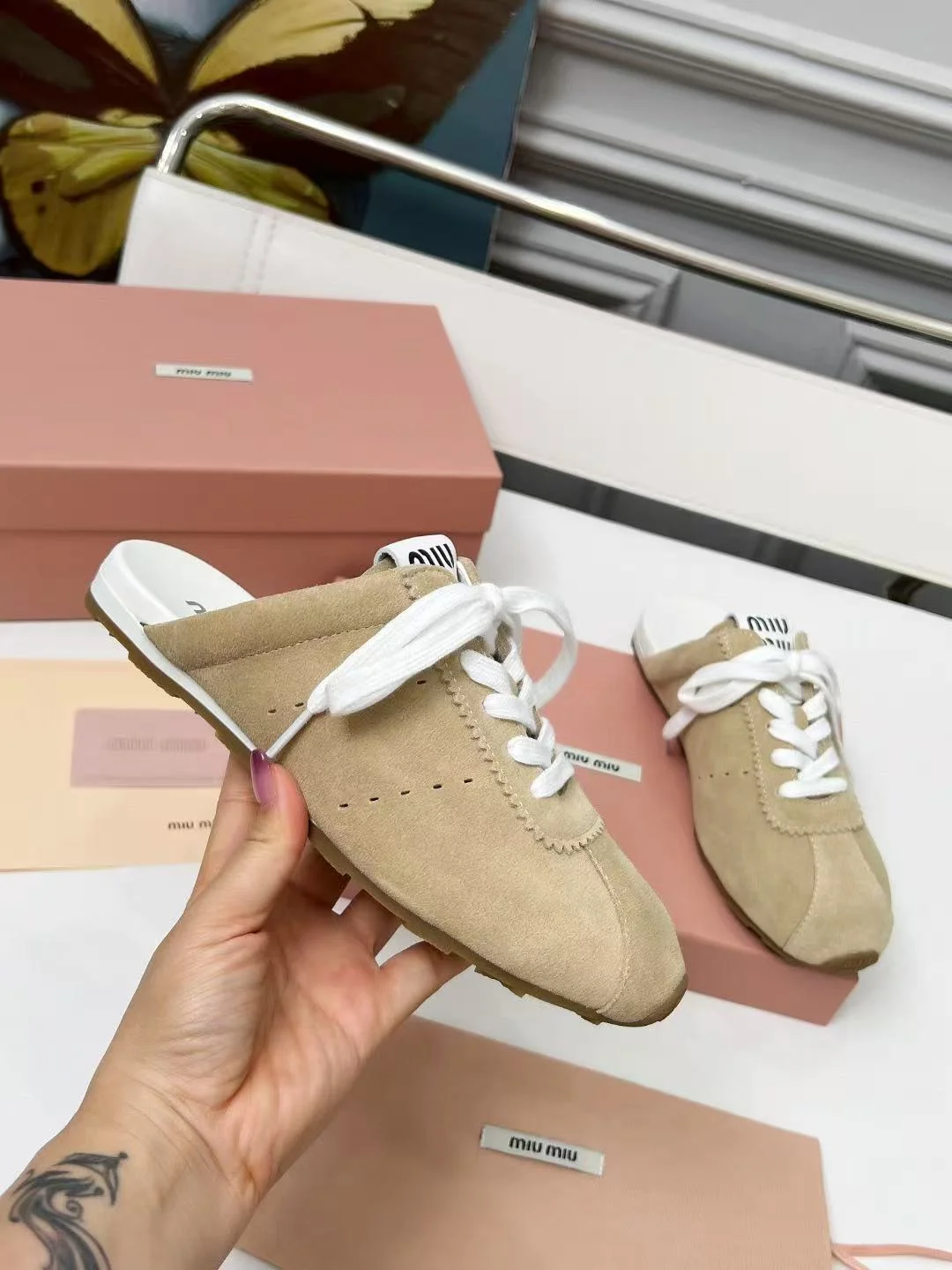 스니커즈 뮬 상세