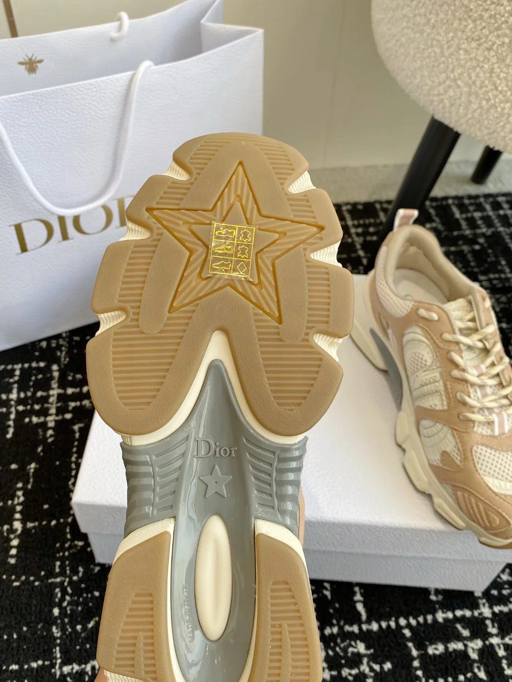 나이키 X 메쉬 운동화 상세