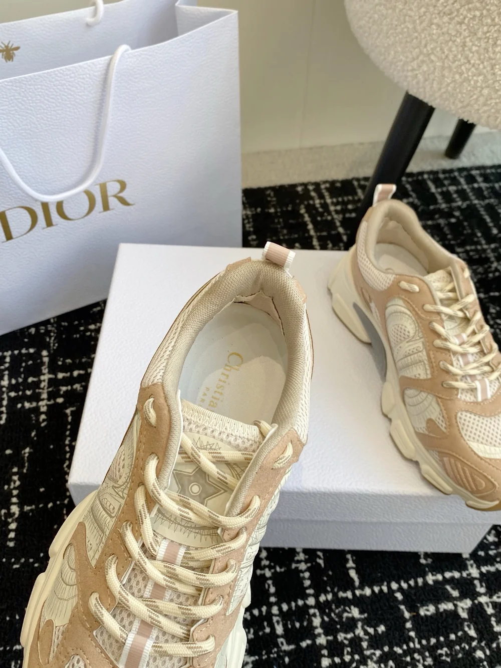 나이키 X 메쉬 운동화 상세