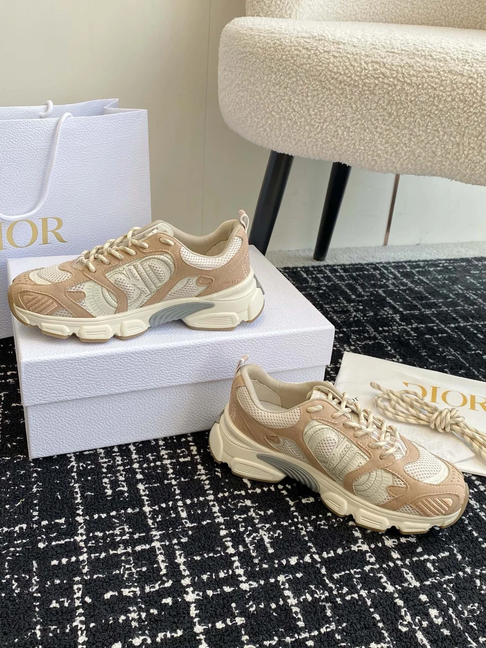 나이키 X 메쉬 운동화 상세