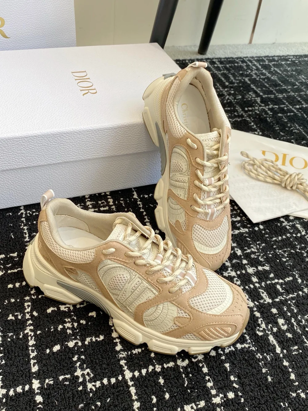 나이키 X 메쉬 운동화 상세