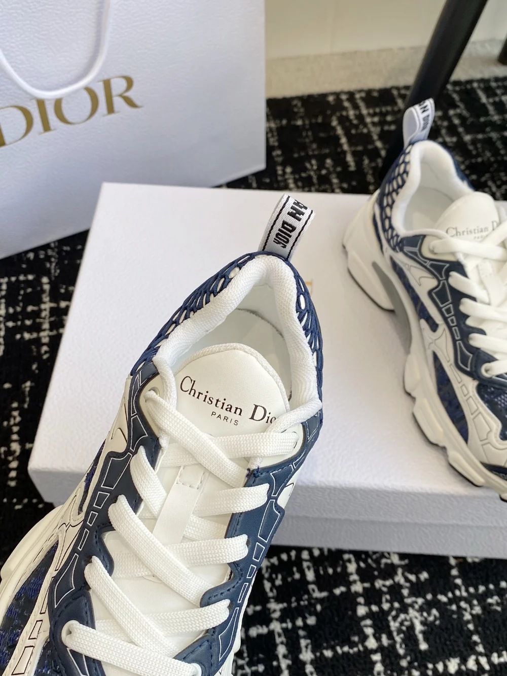 나이키 X 메쉬 운동화 상세