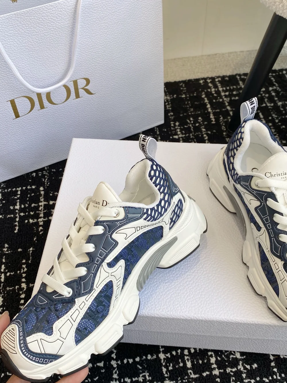 나이키 X 메쉬 운동화 상세