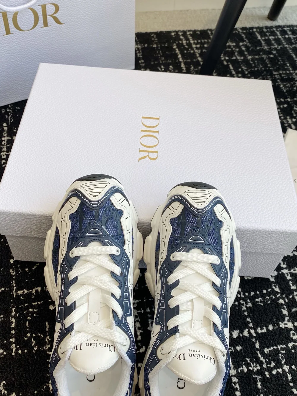 나이키 X 메쉬 운동화 상세