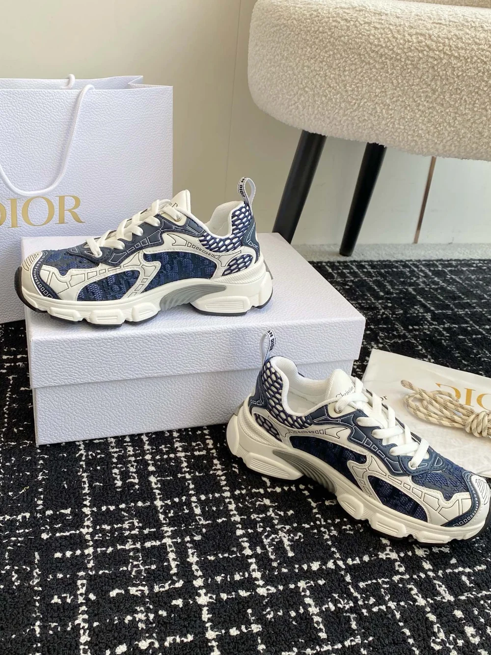 나이키 X 메쉬 운동화 상세