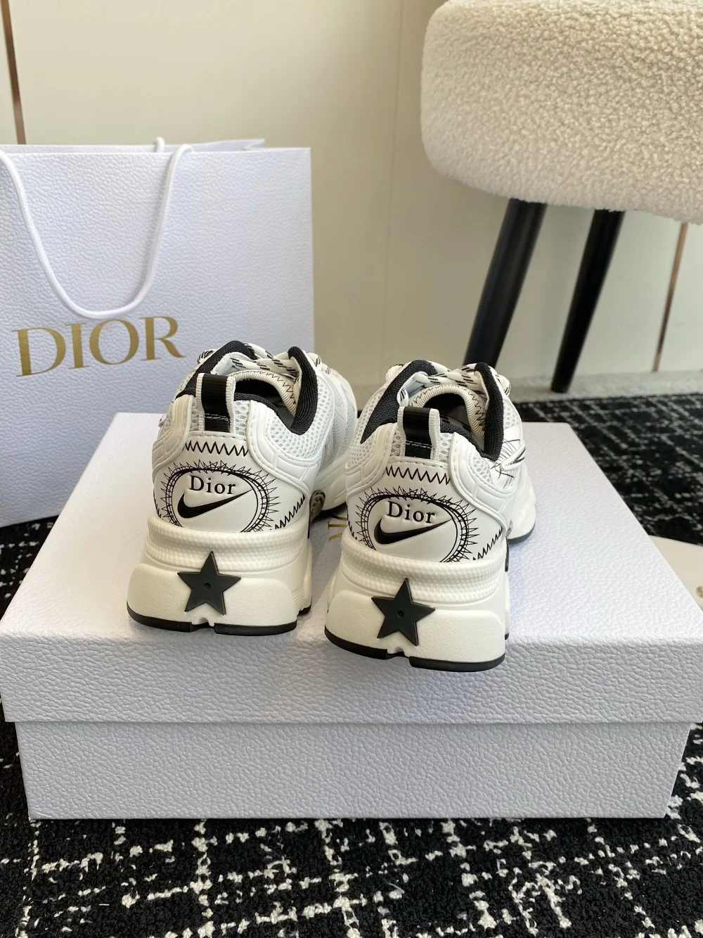 나이키 X 메쉬 운동화 상세