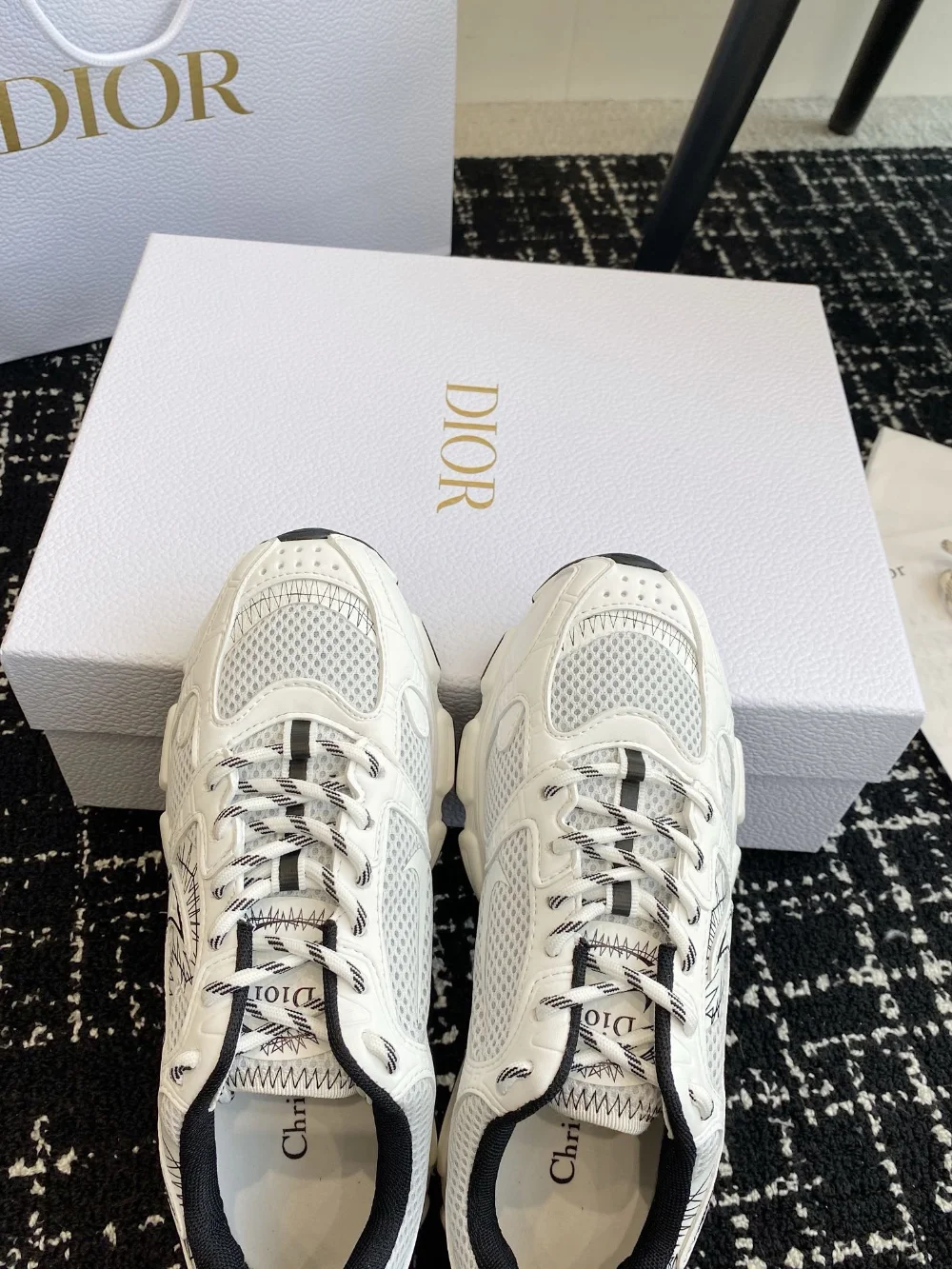 나이키 X 메쉬 운동화 상세