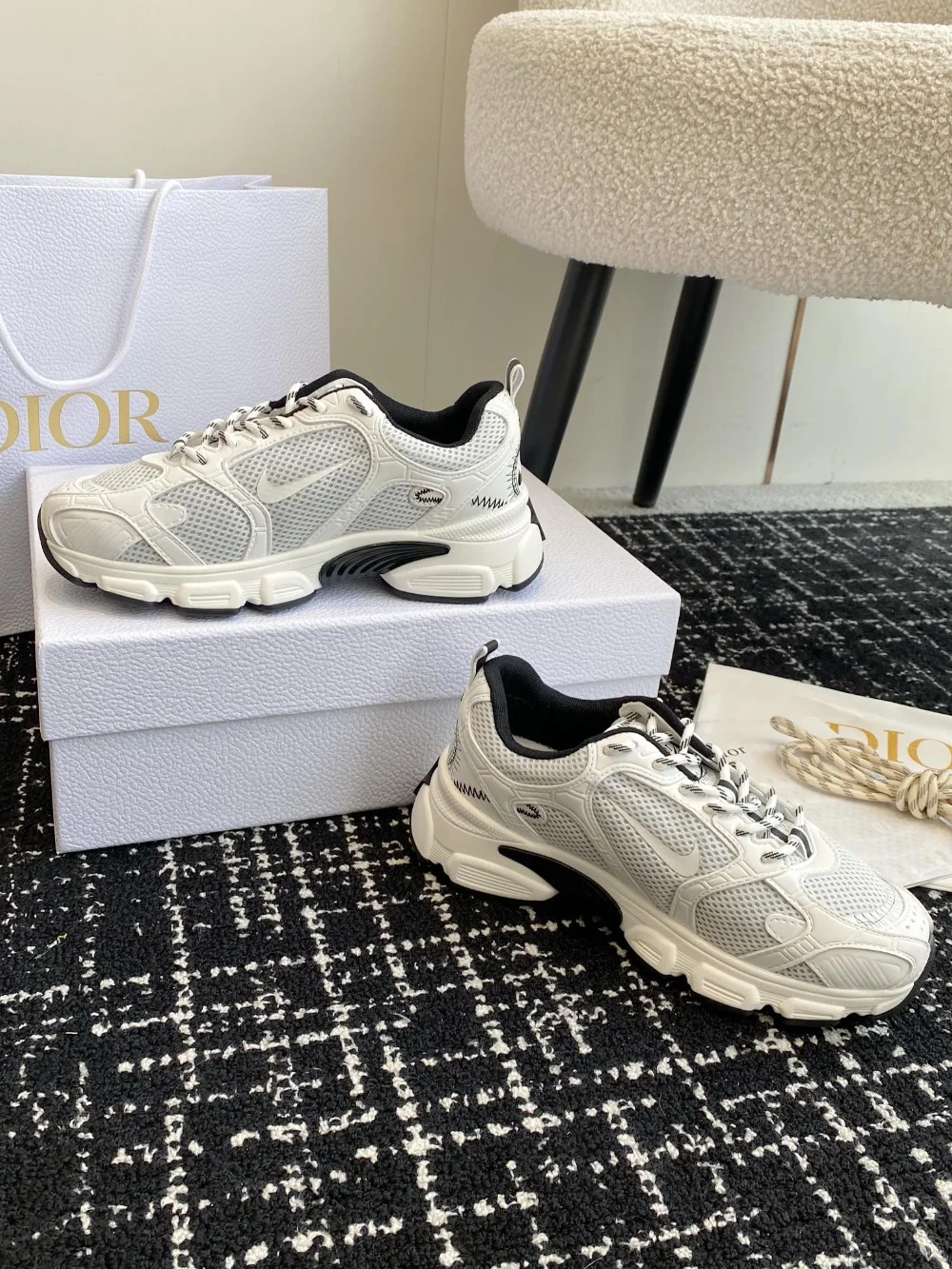 나이키 X 메쉬 운동화 상세