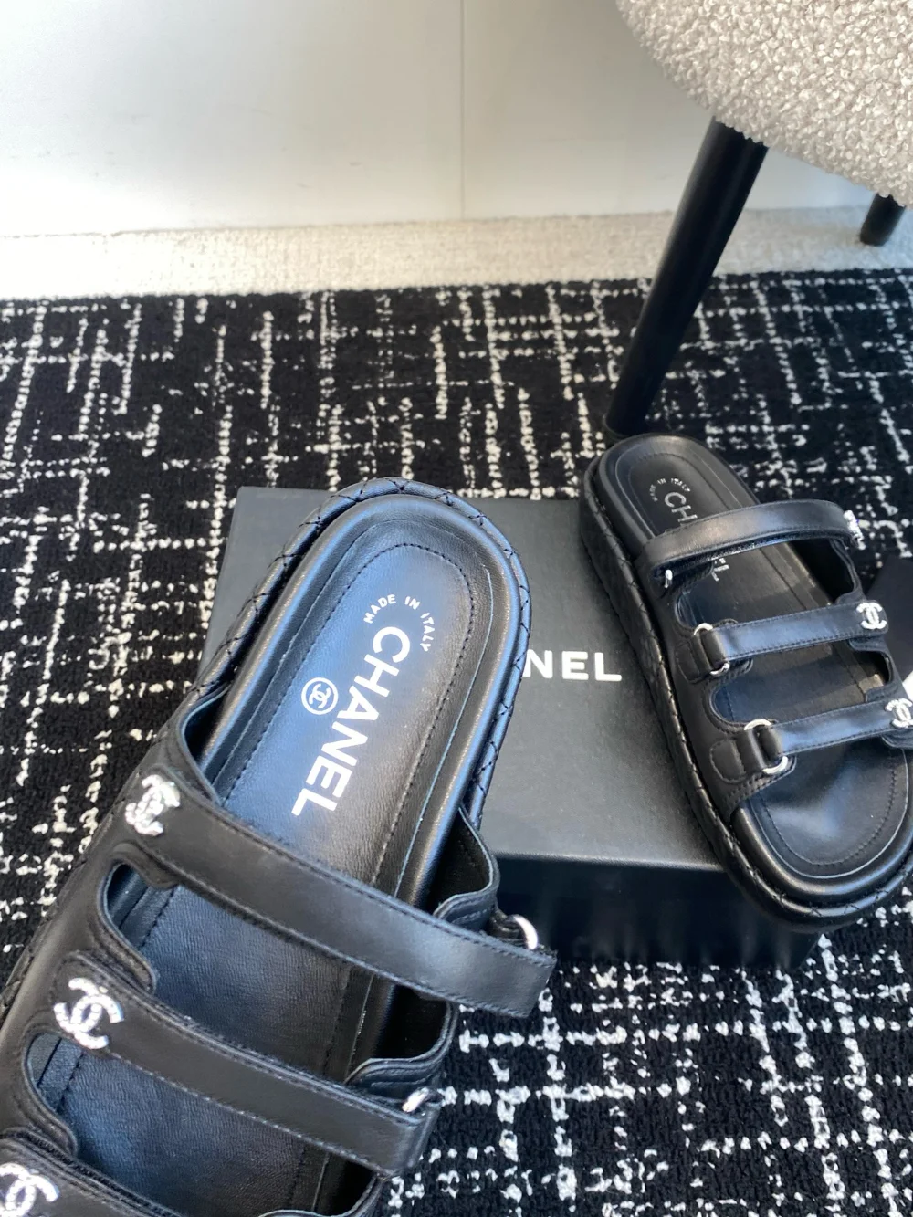 샌들 슬리퍼 블랙 상세