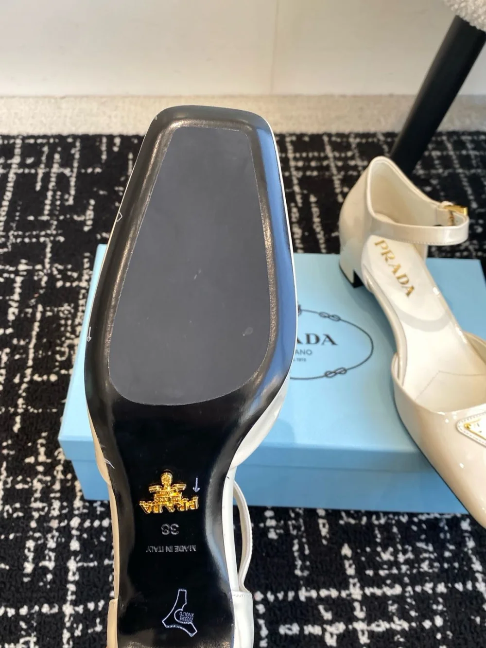 플랫 슈즈 상세