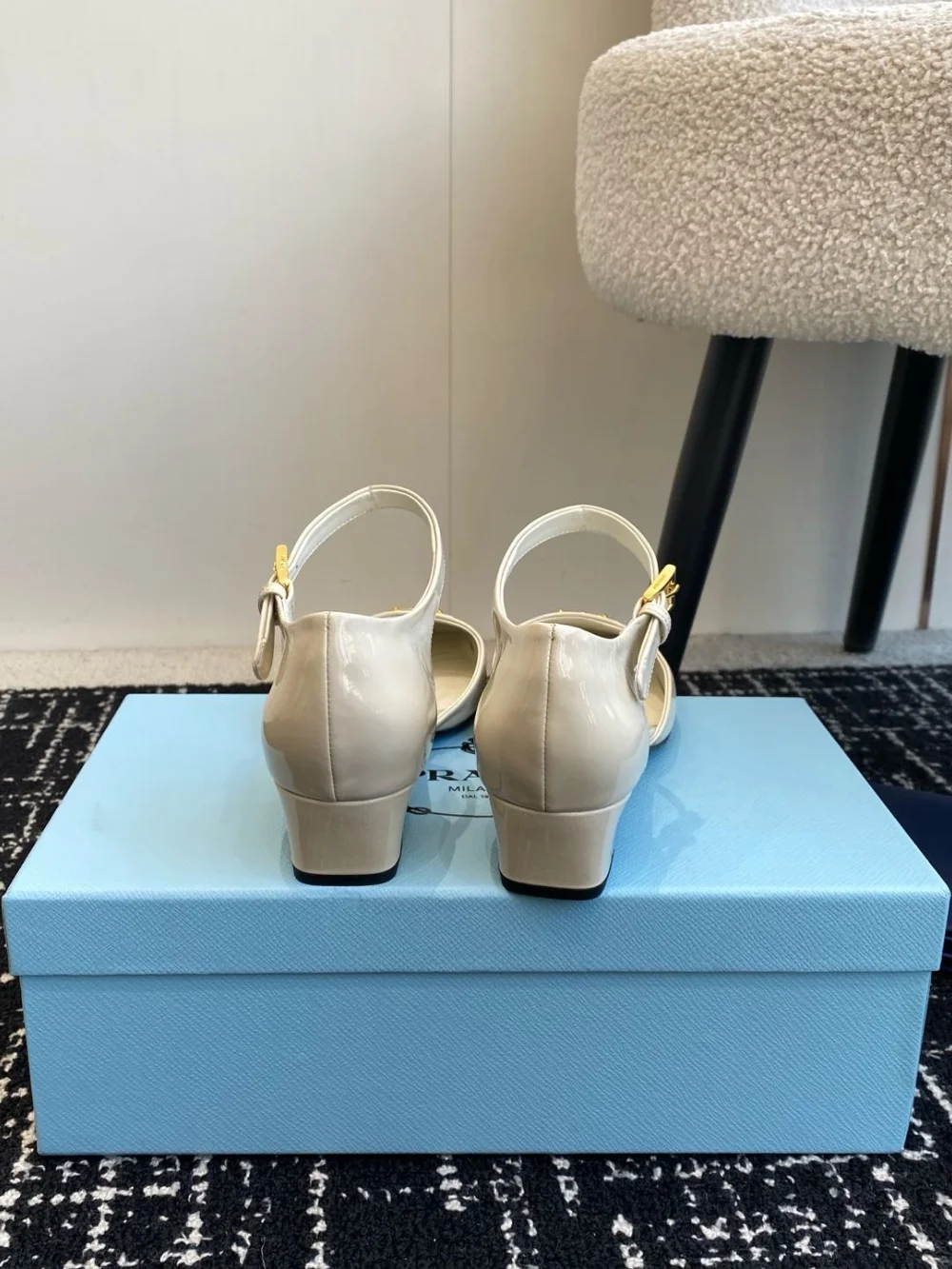 플랫 슈즈 상세