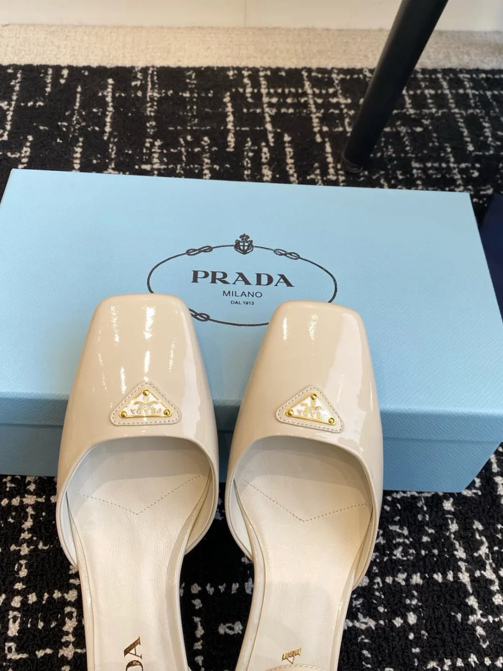 플랫 슈즈 상세