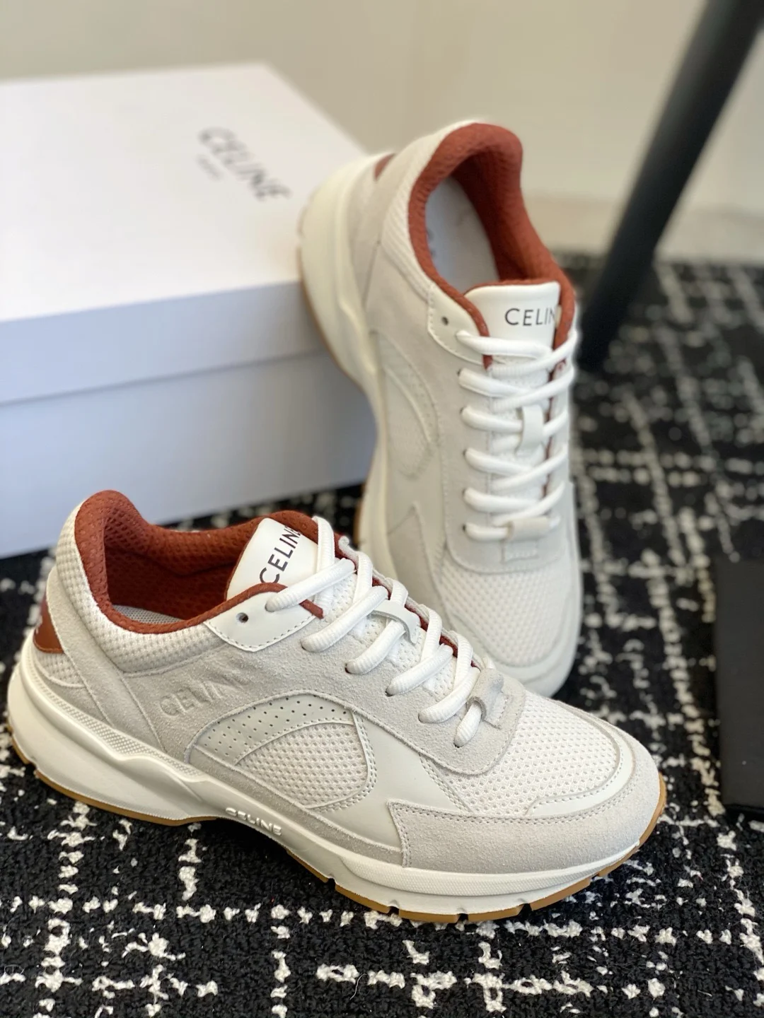 메쉬 스웨이드 스니커즈