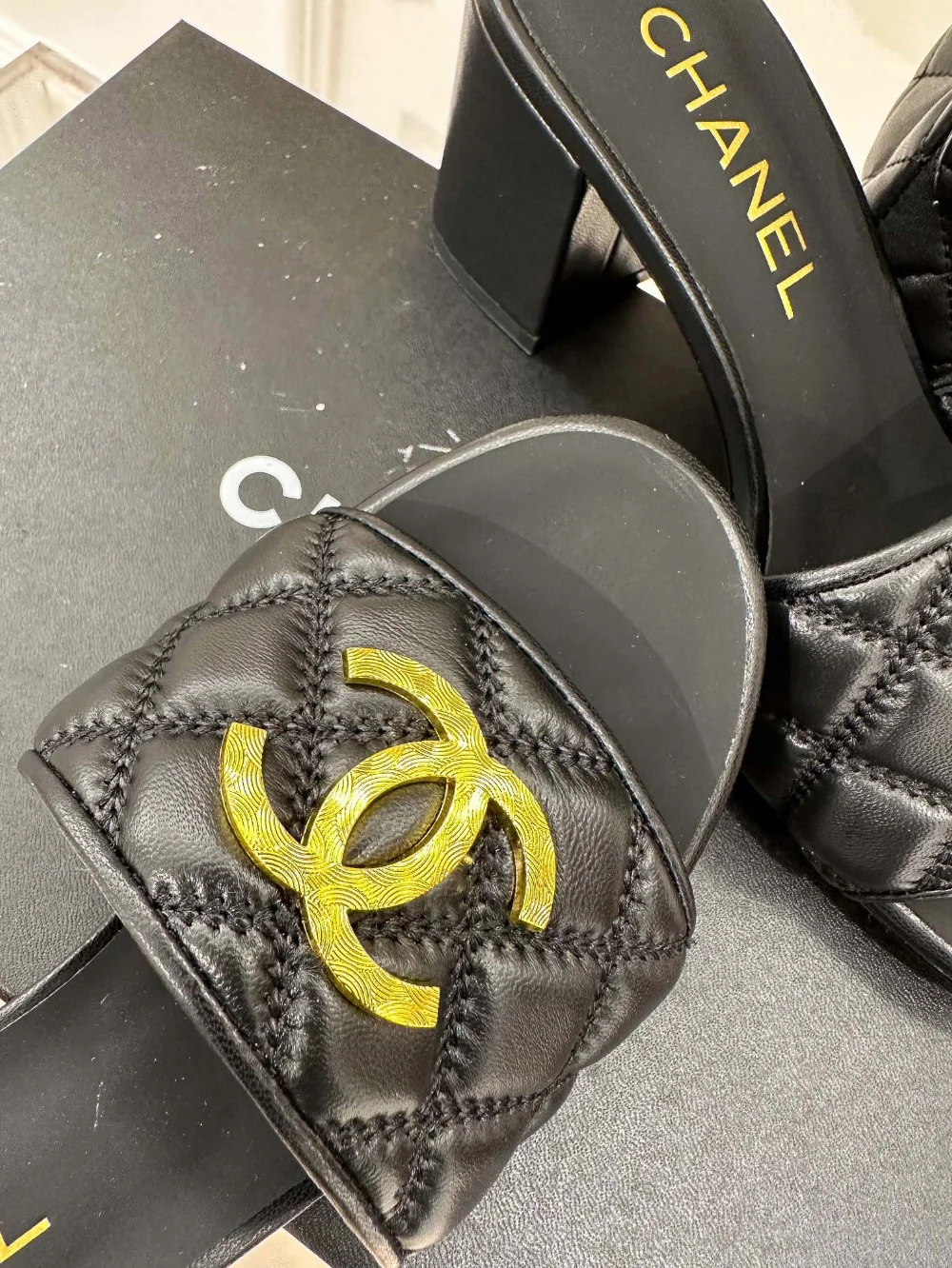 플렛 미들 힐 슬리퍼 상세