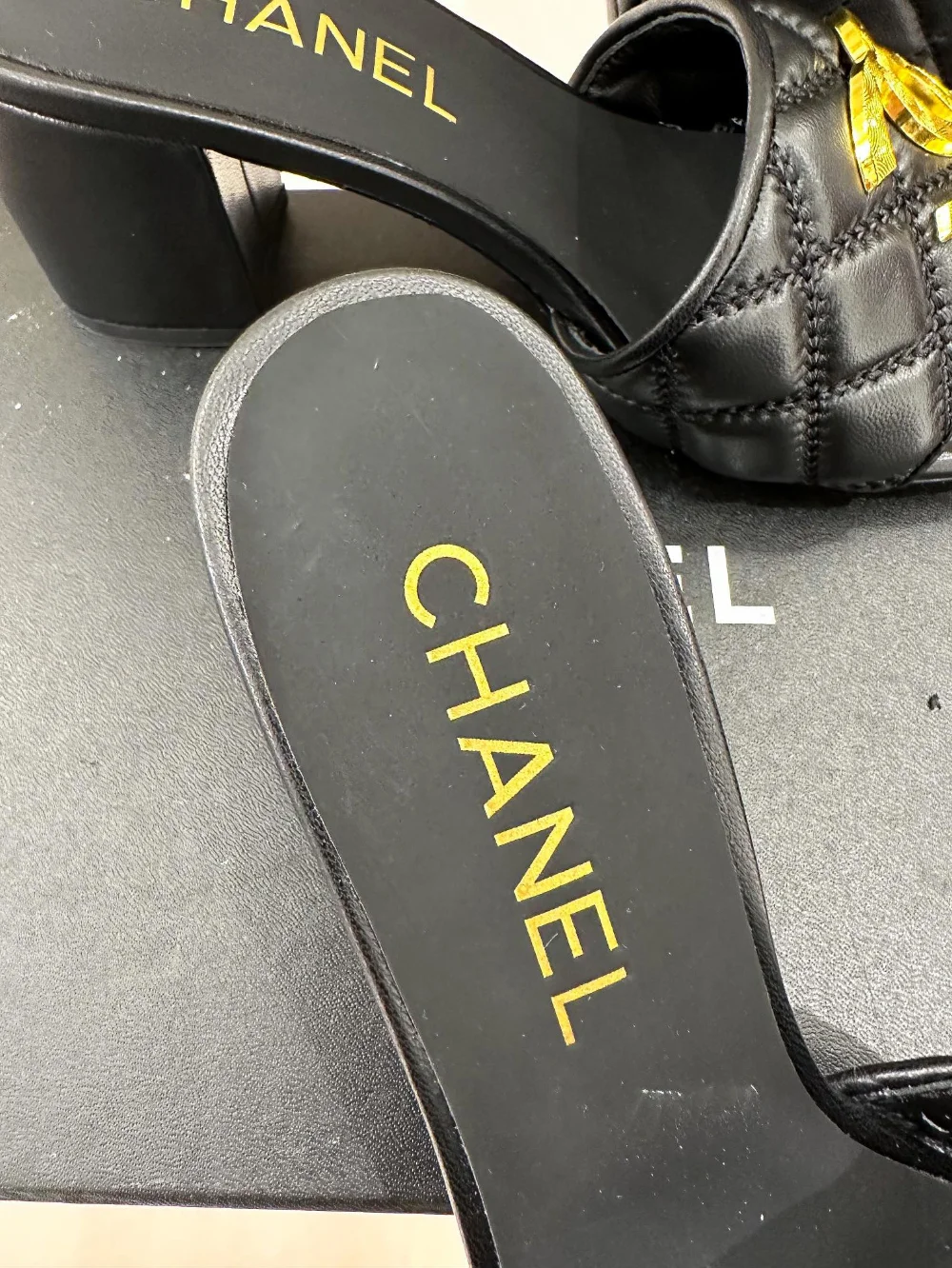 플렛 미들 힐 슬리퍼 상세