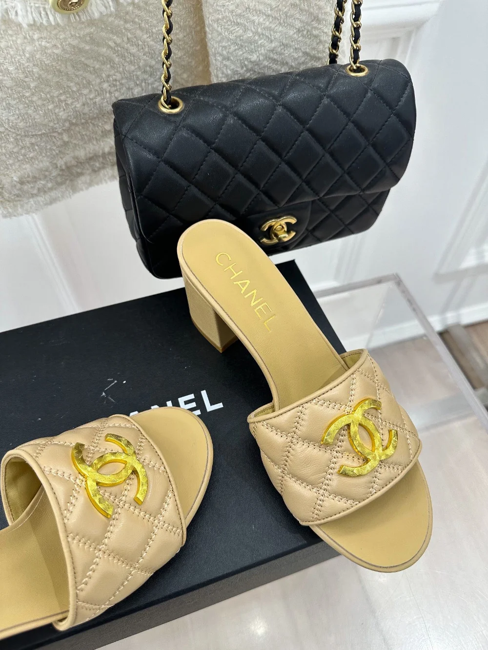 플렛 미들 힐 슬리퍼 상세