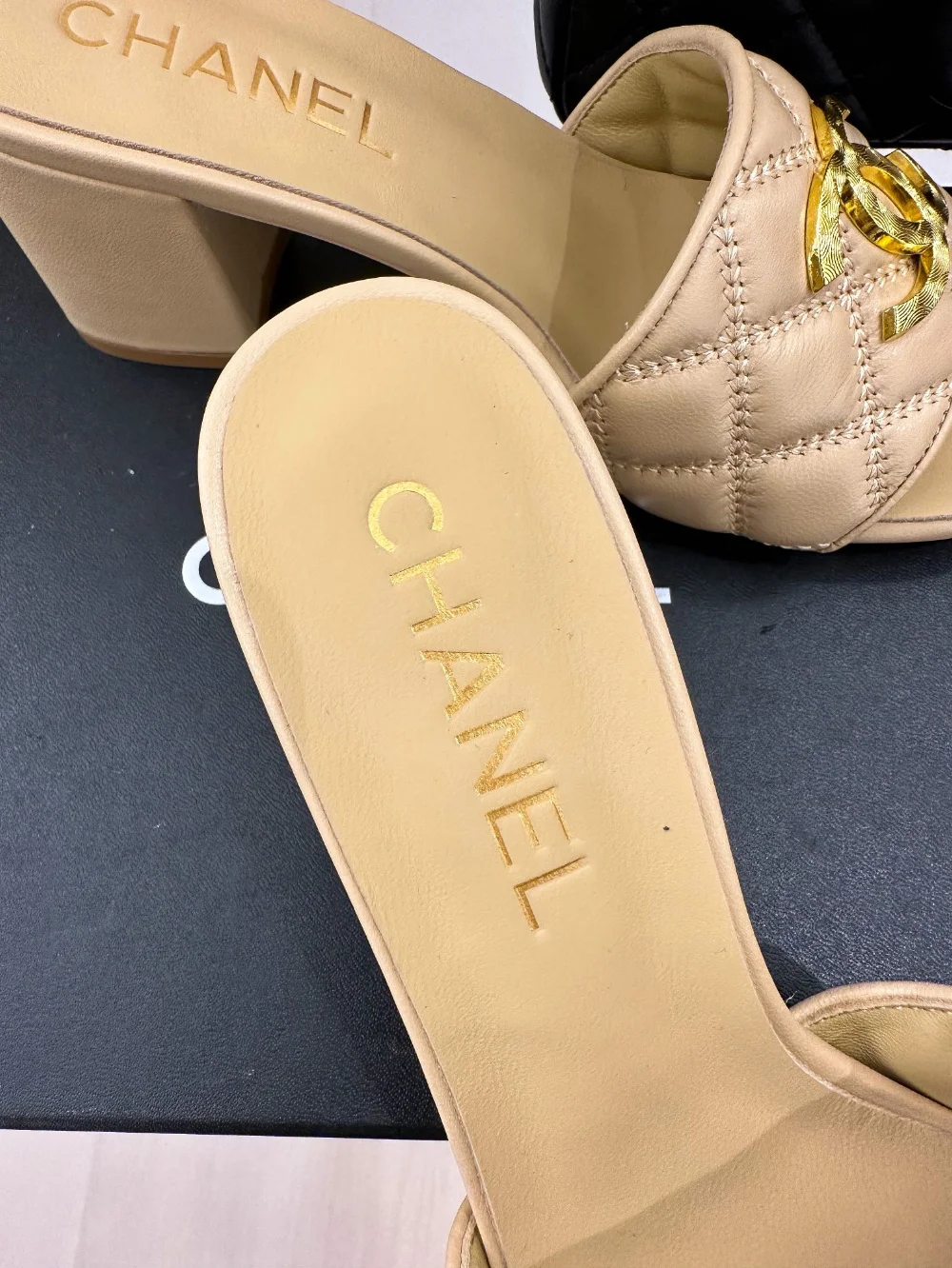 플렛 미들 힐 슬리퍼 상세