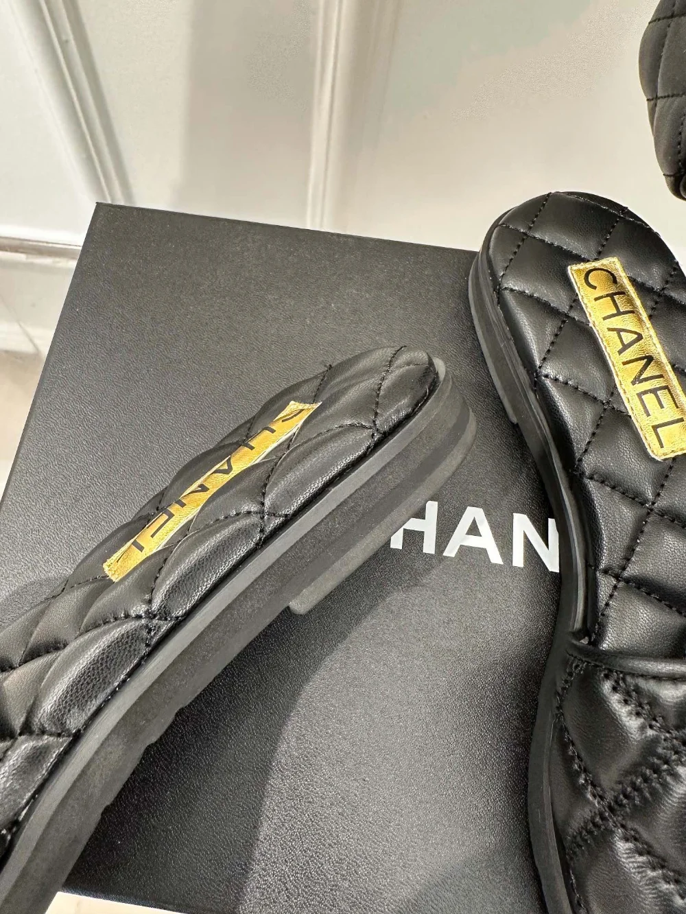 로고 플렛 슬리퍼 상세