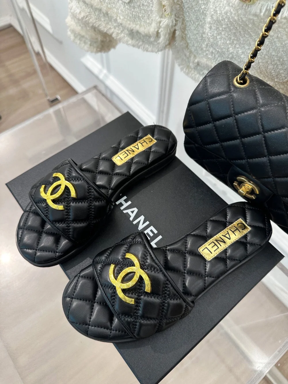 로고 플렛 슬리퍼 상세