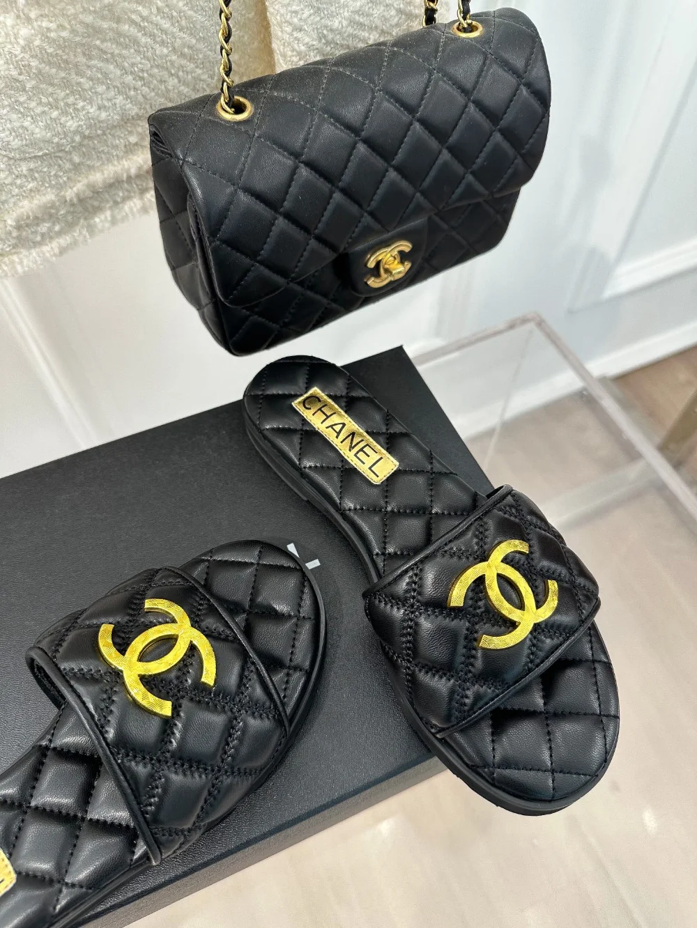 로고 플렛 슬리퍼 상세